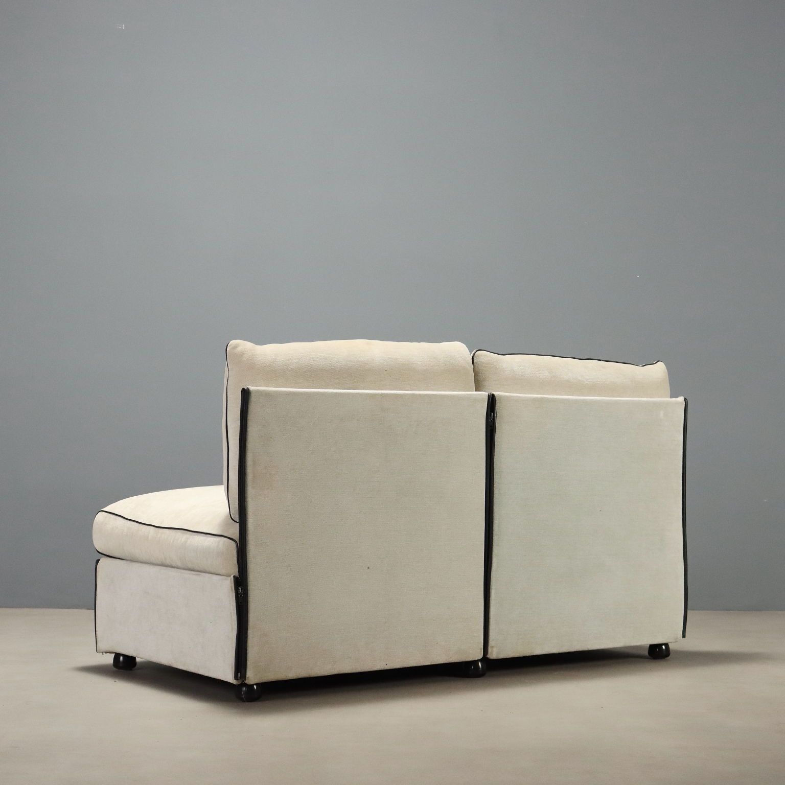 photo for sale Canapé Chair A Bank par Mario Bellini pour Cassina