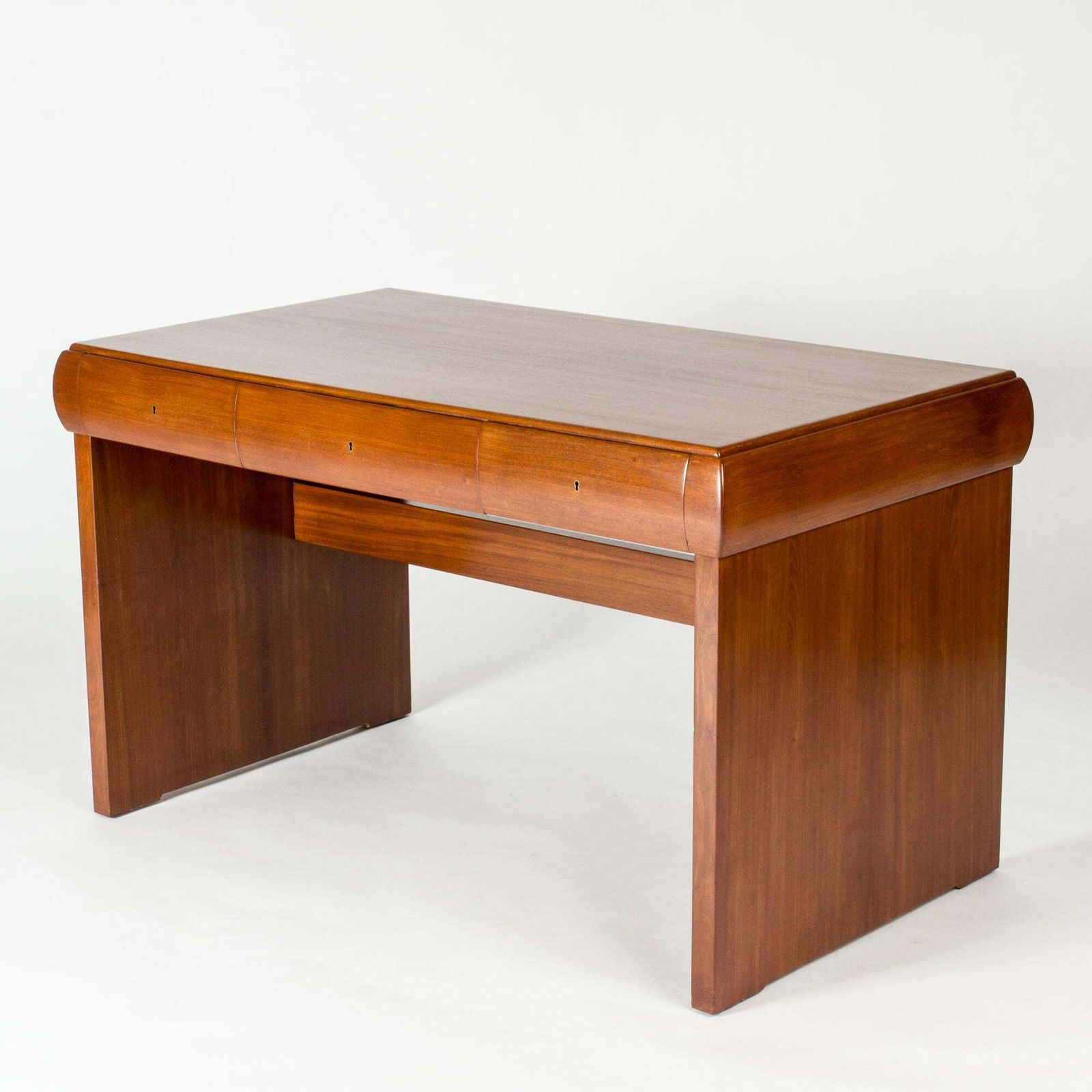 Bureau danois moderne Ernst Kühn, Lysberg, Hansen & Therp, Danmark, années 1930, par Ernst Kühn photo vinterior