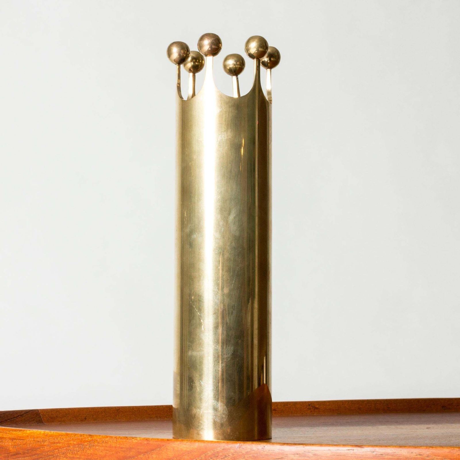 Vase moderniste en laiton par Pierre Forssell pour Skultuna, Suède photo furniture