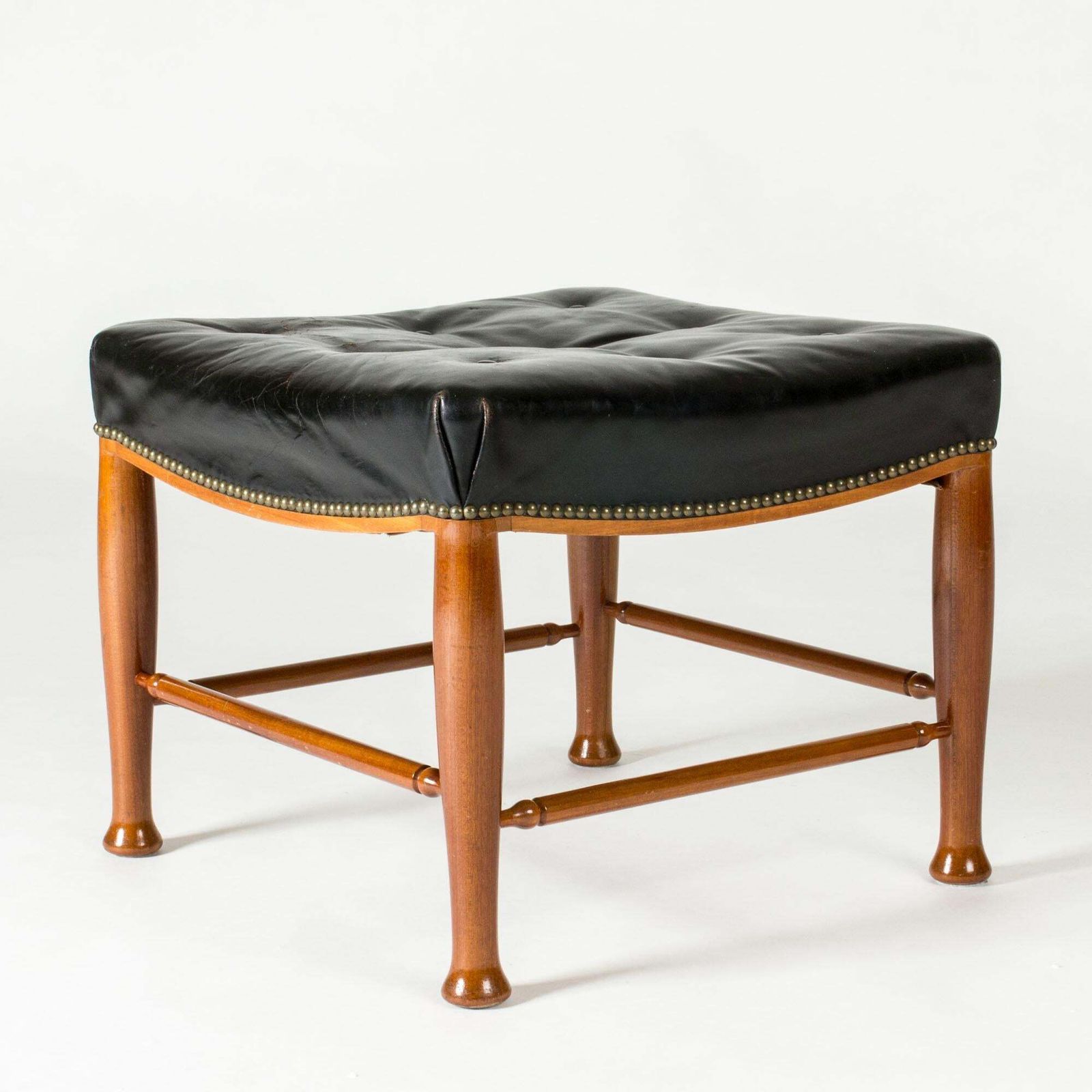 Mid-Century Modern leren ottoman, Josef Frank, Svenskt Tenn, Sweden, jaren 1950 photo Meubels