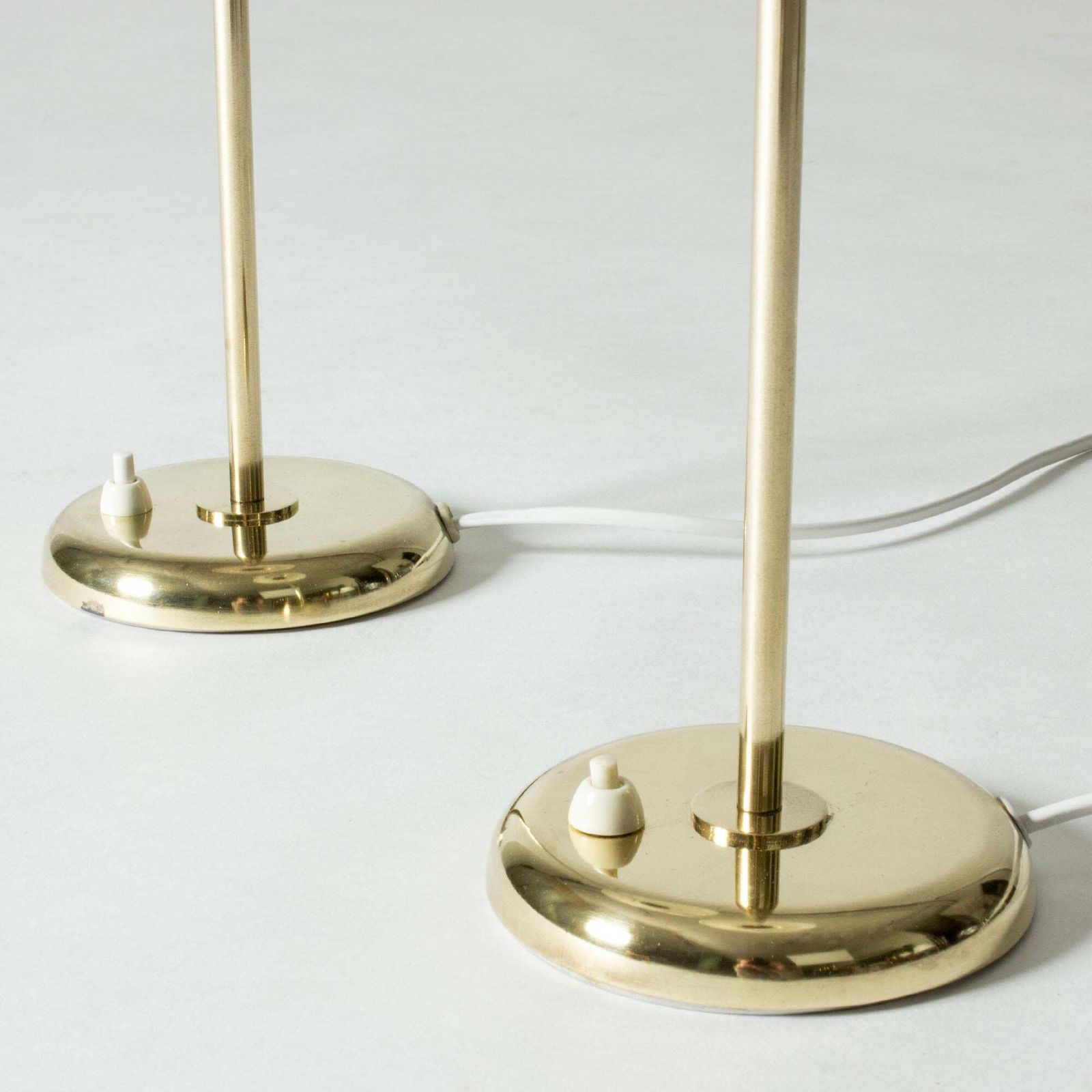 Swedish Modern Messing Tafellampen van Böhlmarks, Zweden, ca. jaren 1950 photo Verlichting