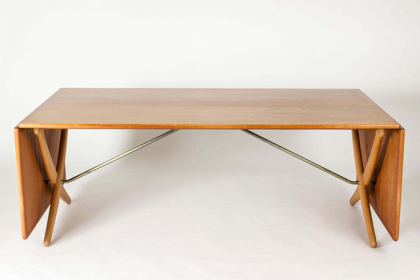 Mid-century "Sabre Leg" Dining Table van Hans J. Wegner, Denemarken, jaren 1960 photo for sale