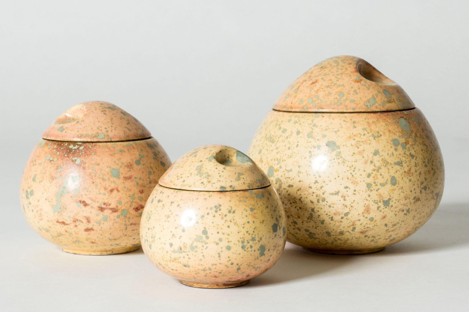 Scandinavian Modern faience pot van Hans Hedberg, Biot, Frankrijk photo vintage