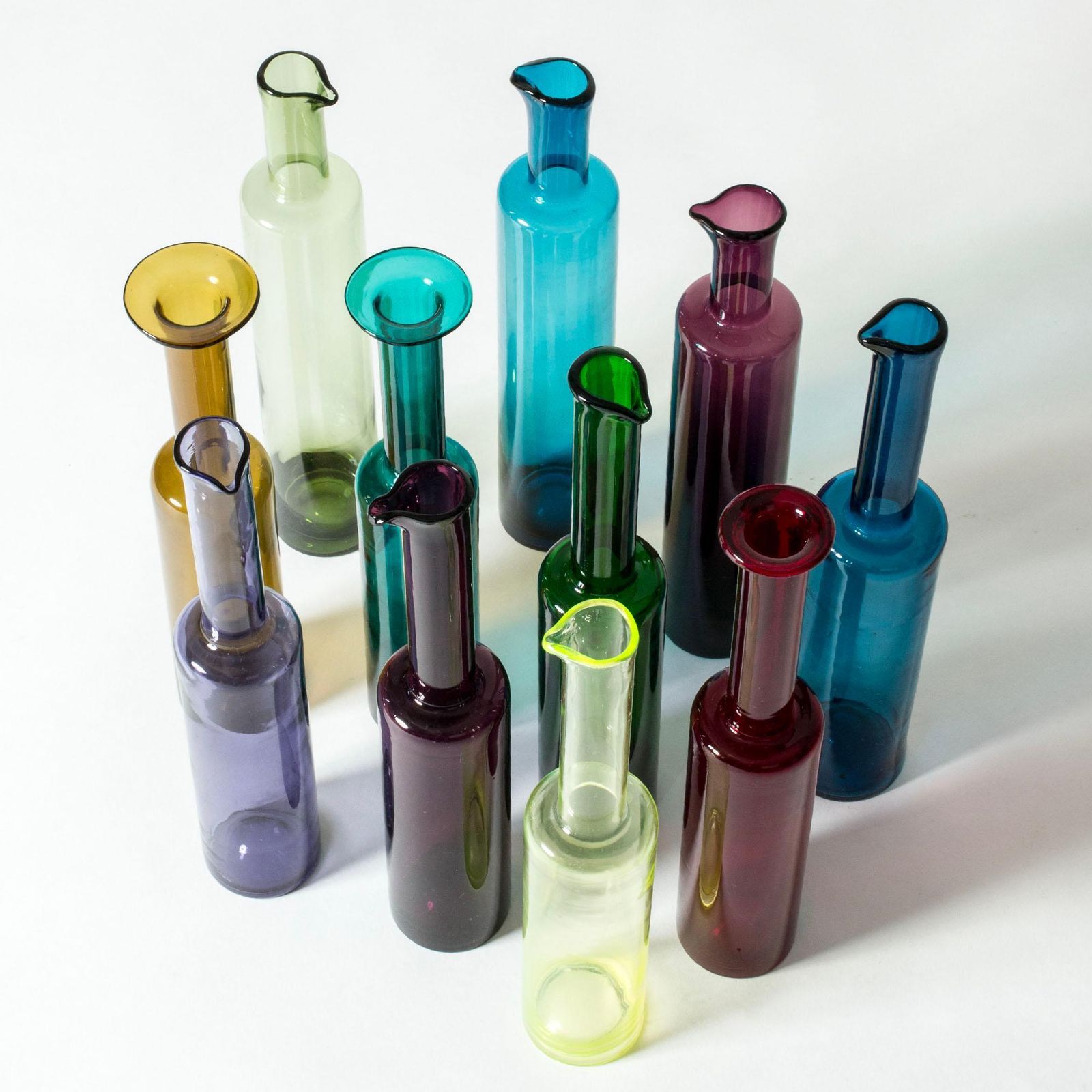 Mid-Century Modern glazen vazen van Nanny Still, Finland, ca. jaren 1950, set van 11 photo Woonaccessoires