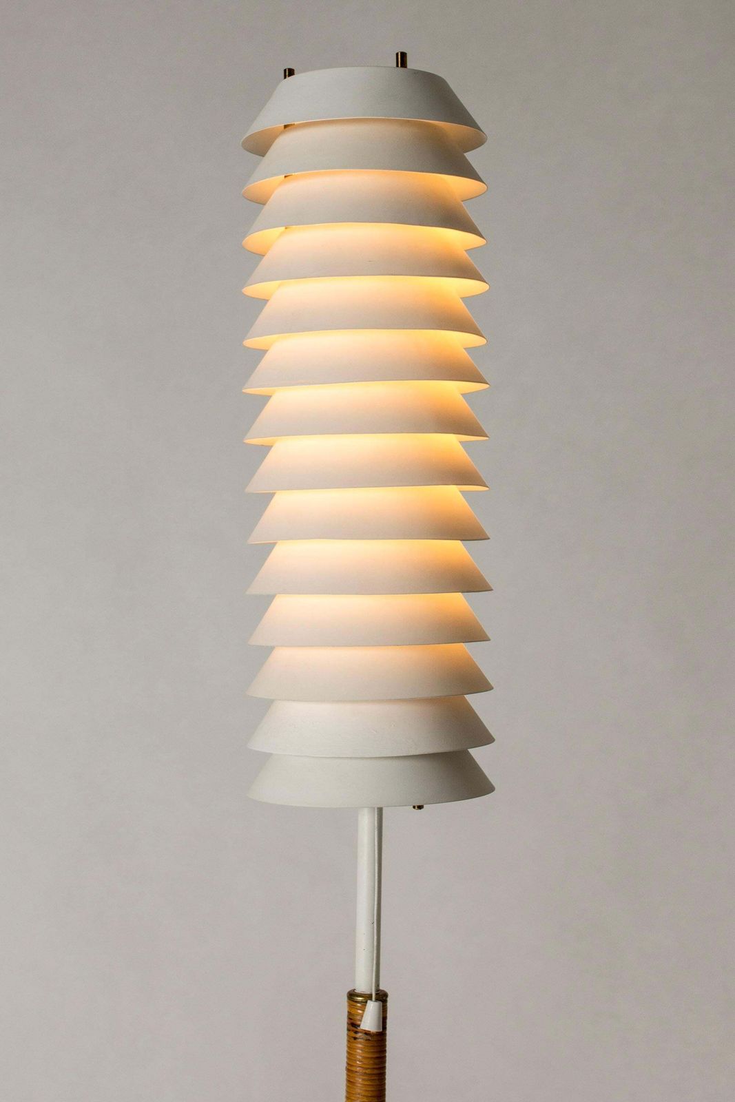 Modernistische vloerlamp "Maija The Bee", Ilmari Tapiovaara, Finland, jaren 1950 photo 14788.0