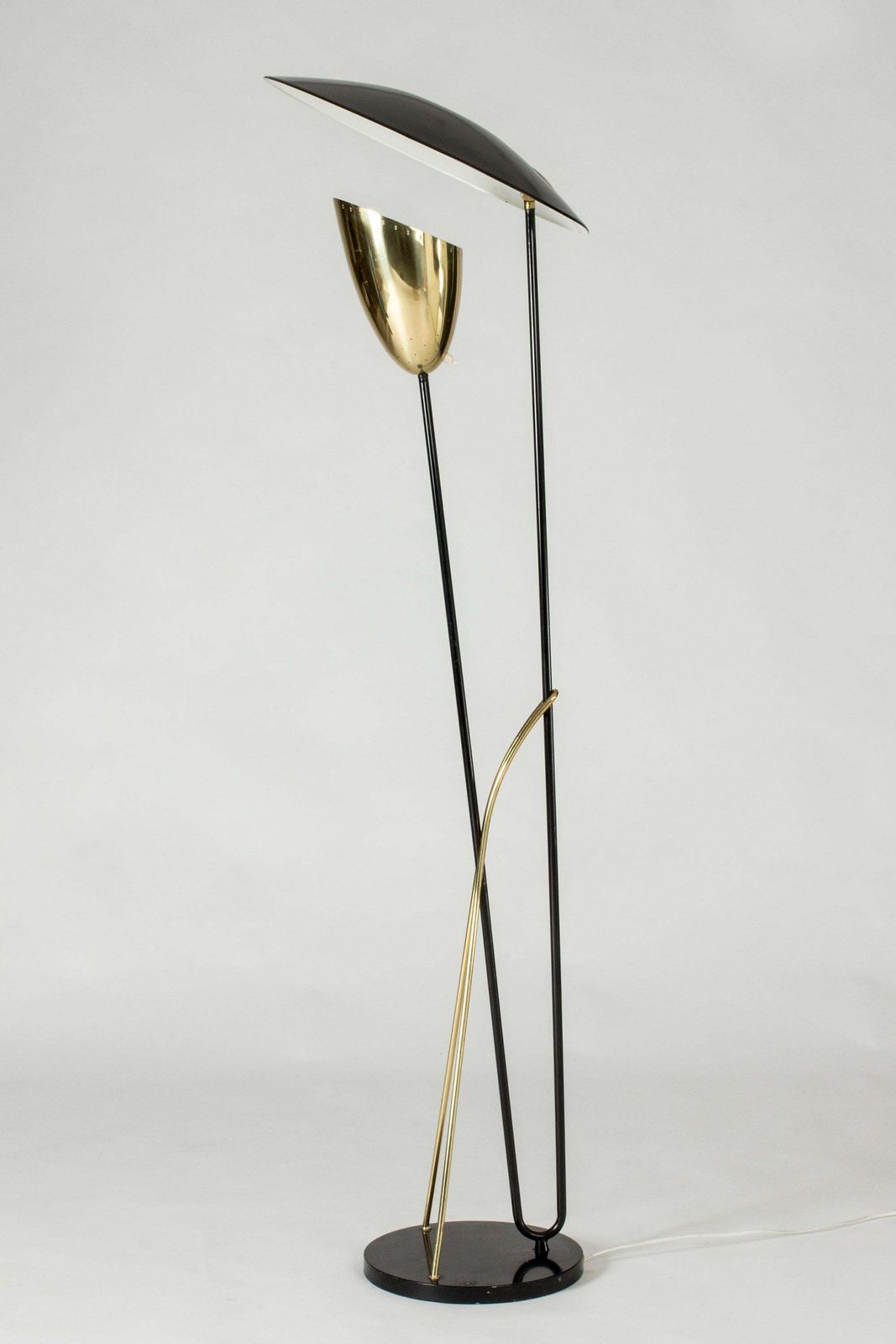 Lacquered Metal And Brass Floor Lamp By Svend Aage Holm Sørensen, Denmark photo vinterior