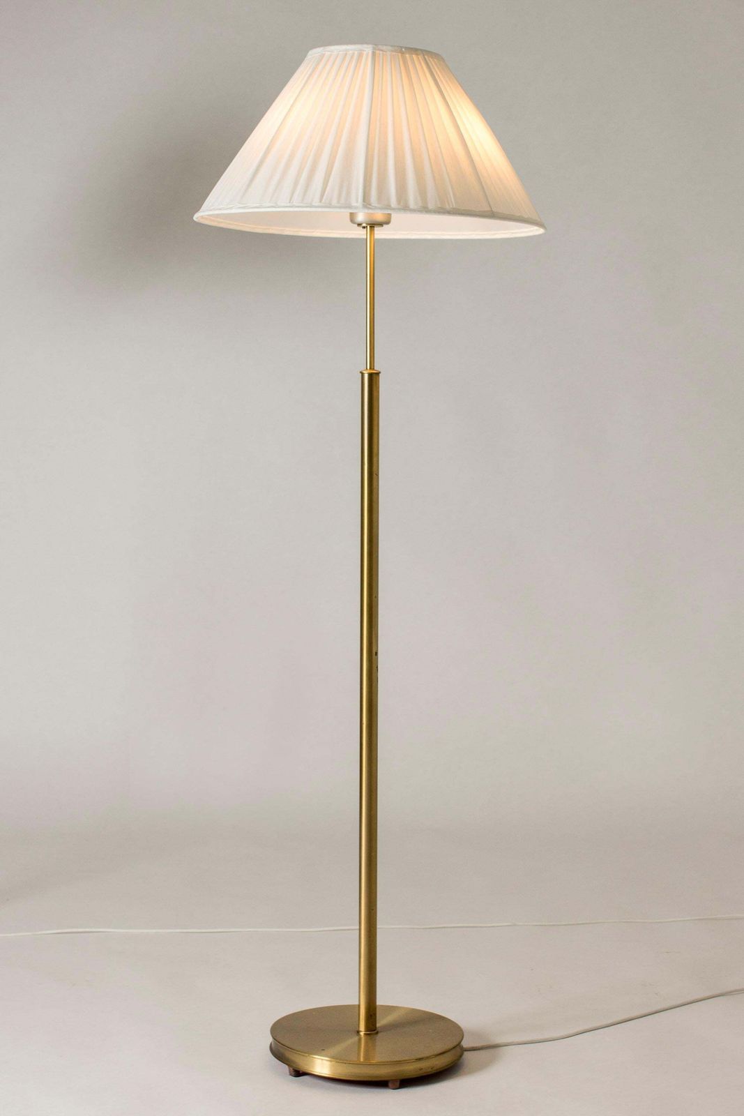 Scandinavian Modern vloerlampen, Josef Frank, Svenskt Tenn, Zweden, jaren 1950 photo for sale