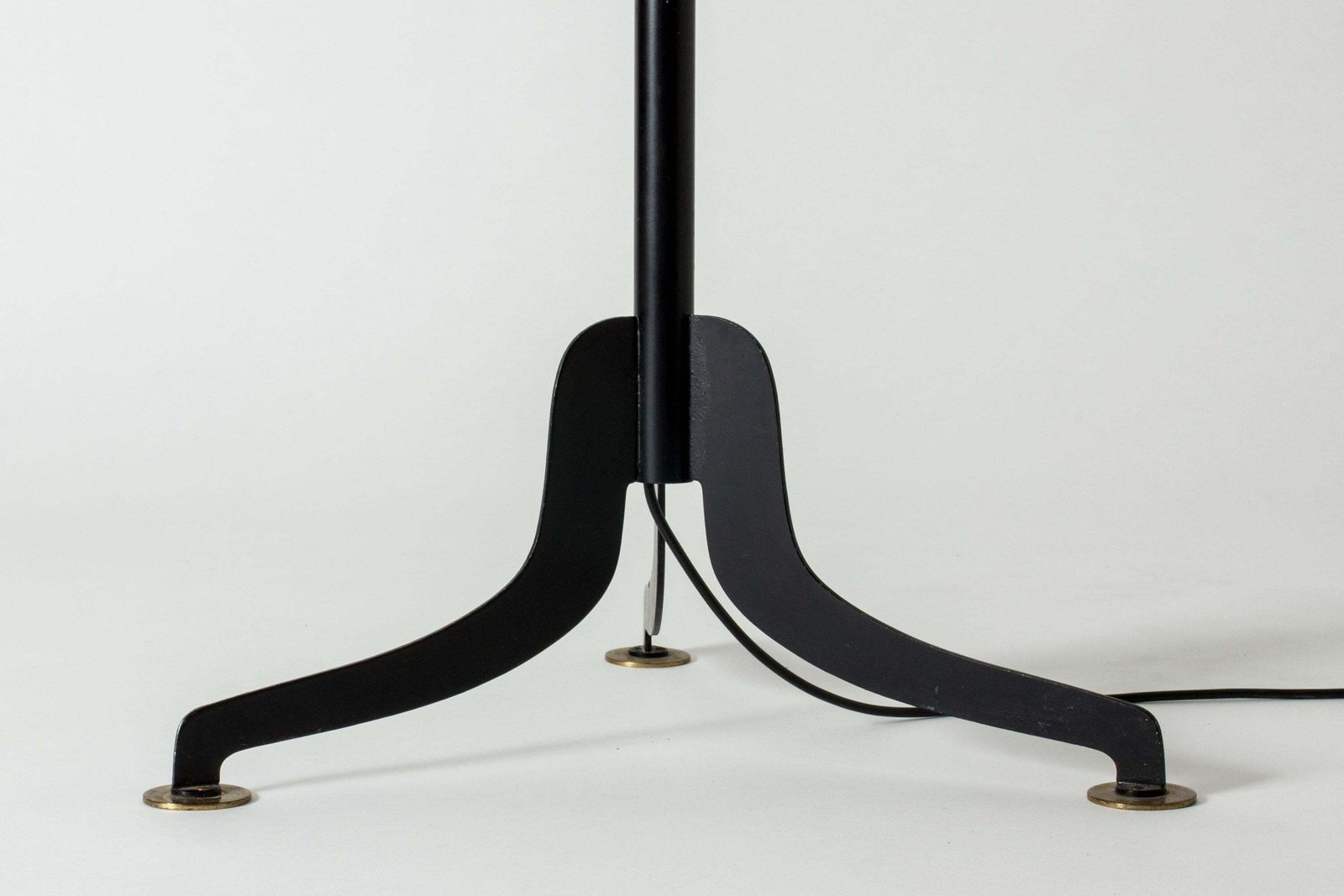 photo furniture Lampadaire rare par Josef Frank pour Svenskt Tenn, Suède, années 1950