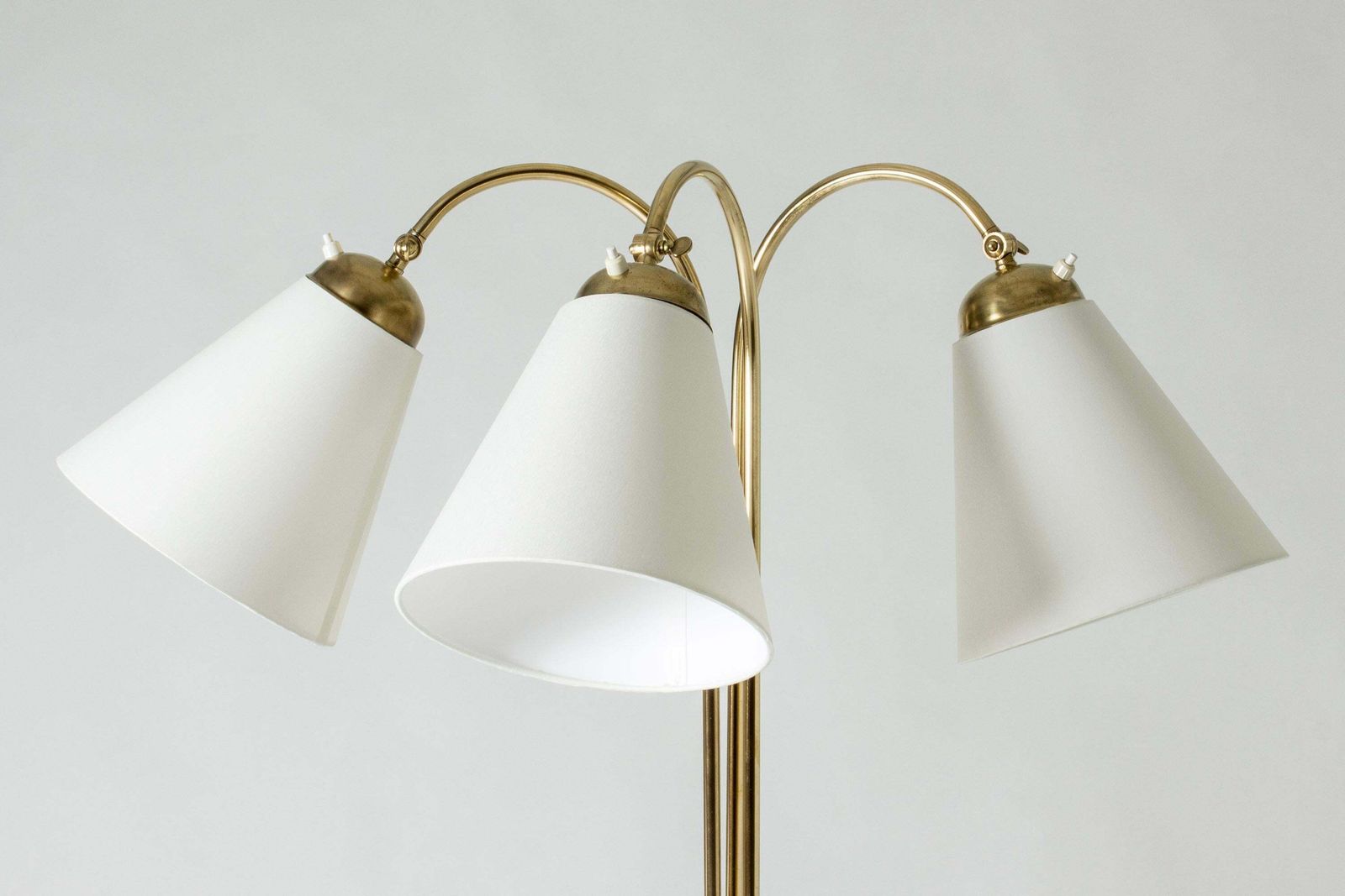 Scandinavische mid-century messing vloerlamp, Zweden, jaren 1940 photo for sale