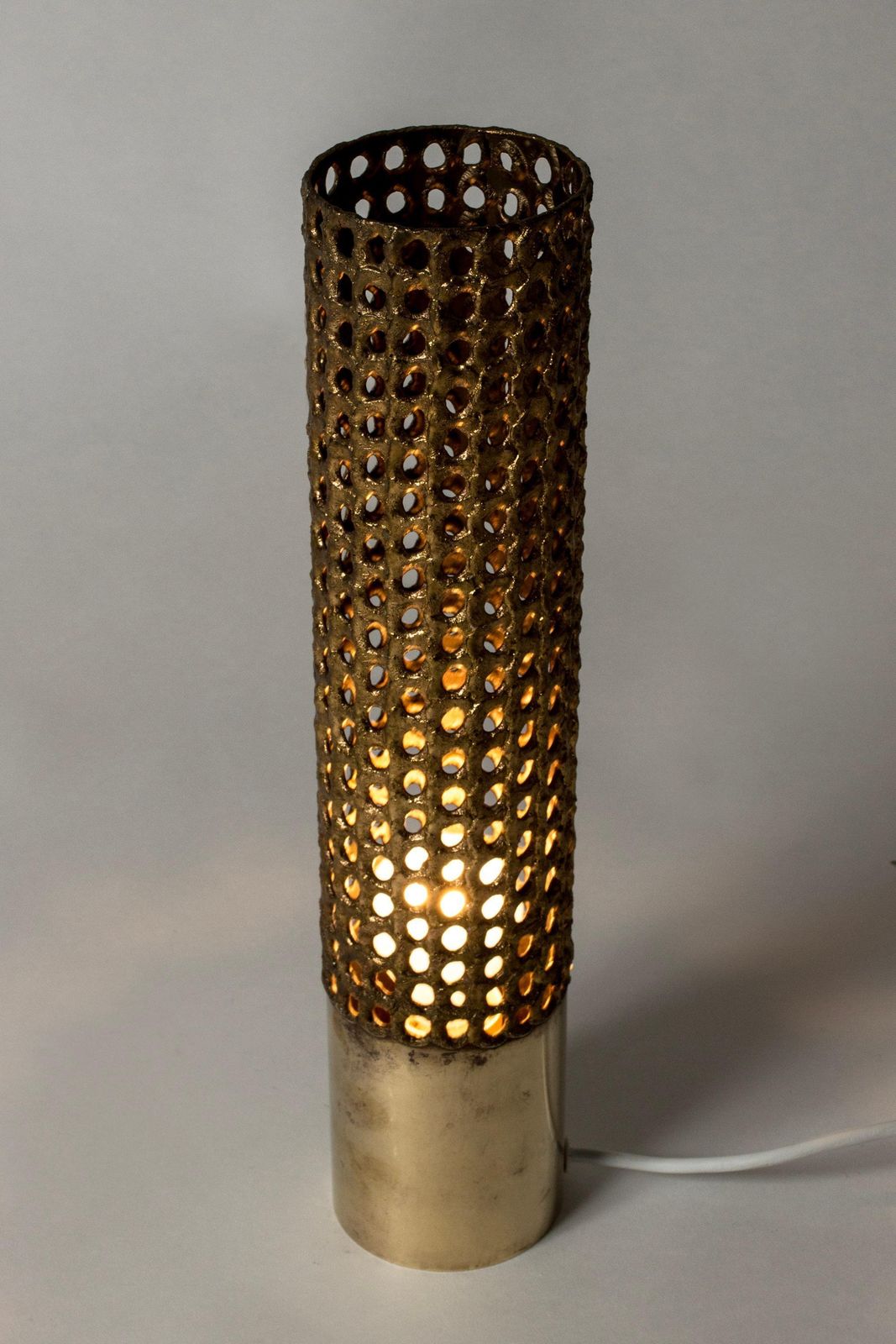 Lampe de table vintage mid-century en laiton, par Pierre Forssell pour Skultuna, Suède photo furniture