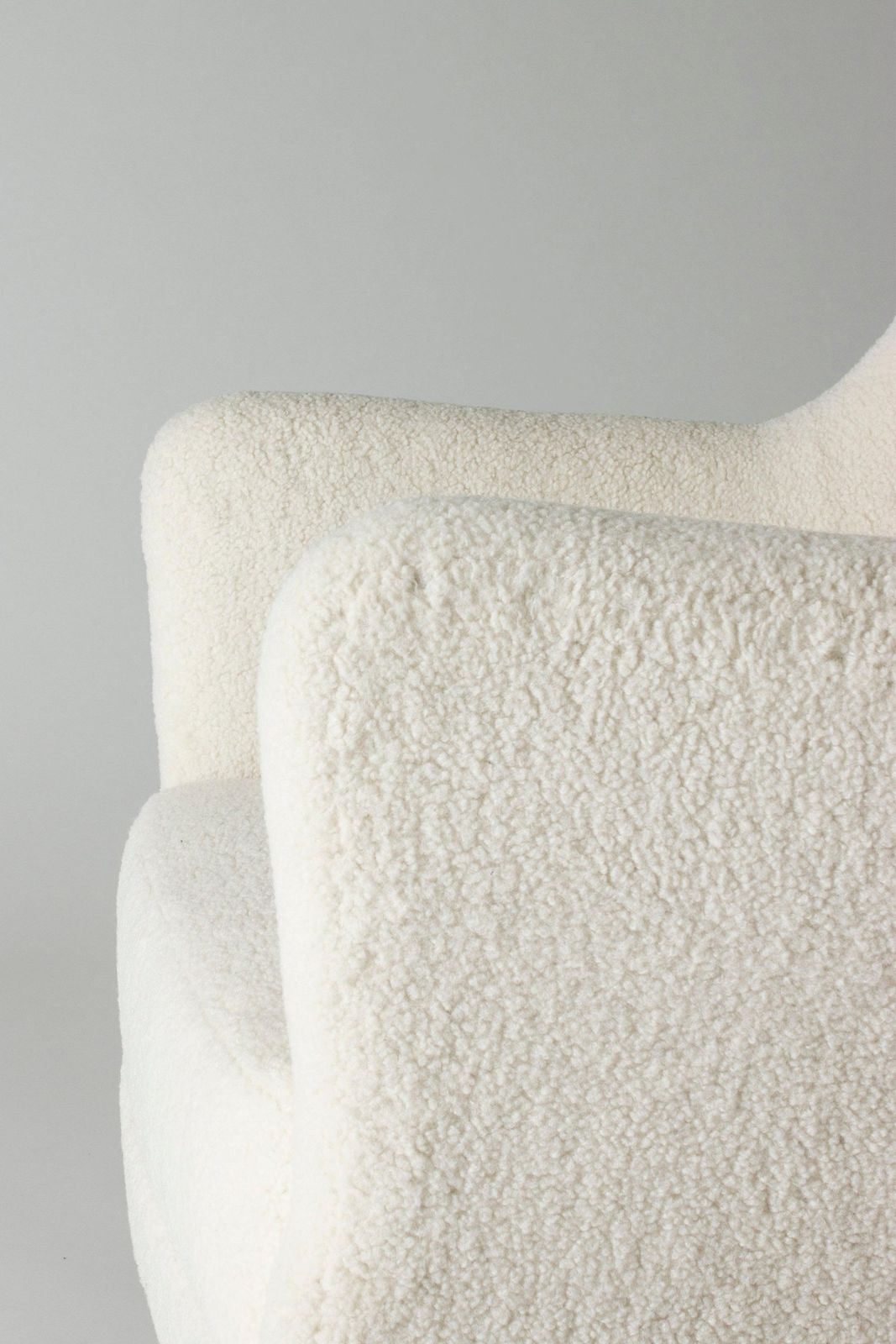 photo for sale Paire de fauteuils de salon par Einar Larsen