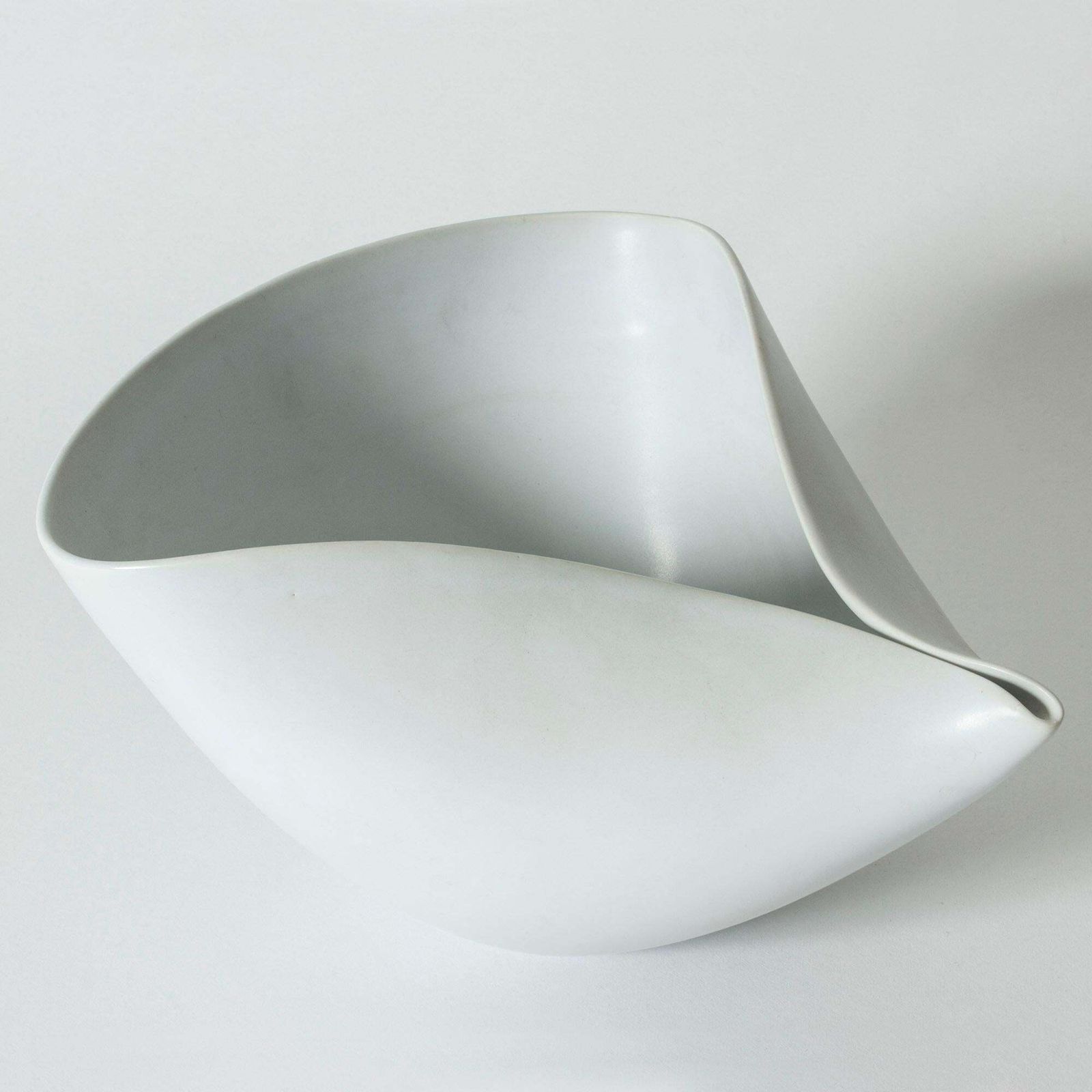 "Veckla" schaal van Stig Lindberg photo furniture