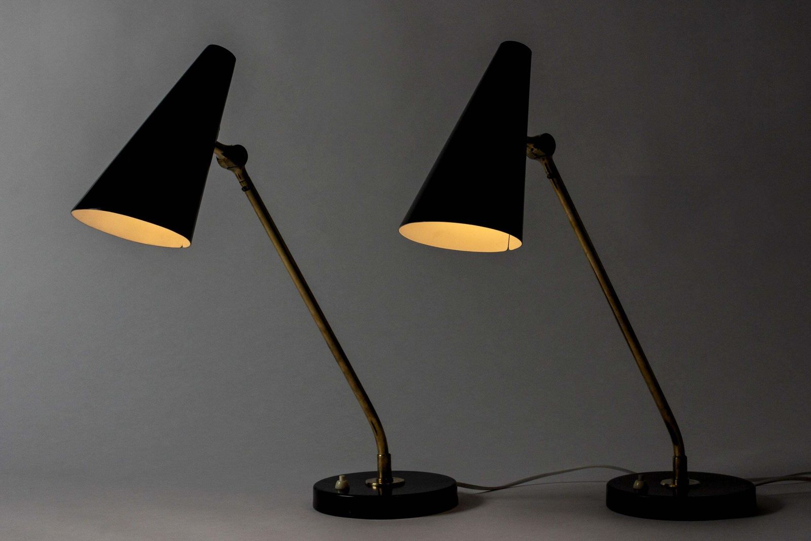 Paar tafellampjes ontworpen door Bertil Brisborg voor Nordiska Kompaniet, Zweden photo furniture