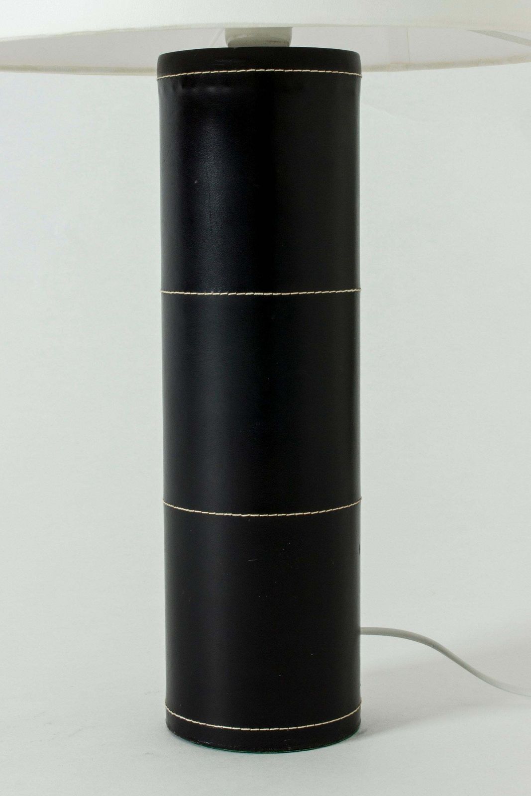 Lampe de table mid-century en cuir noir, Bergboms photo Luminaires