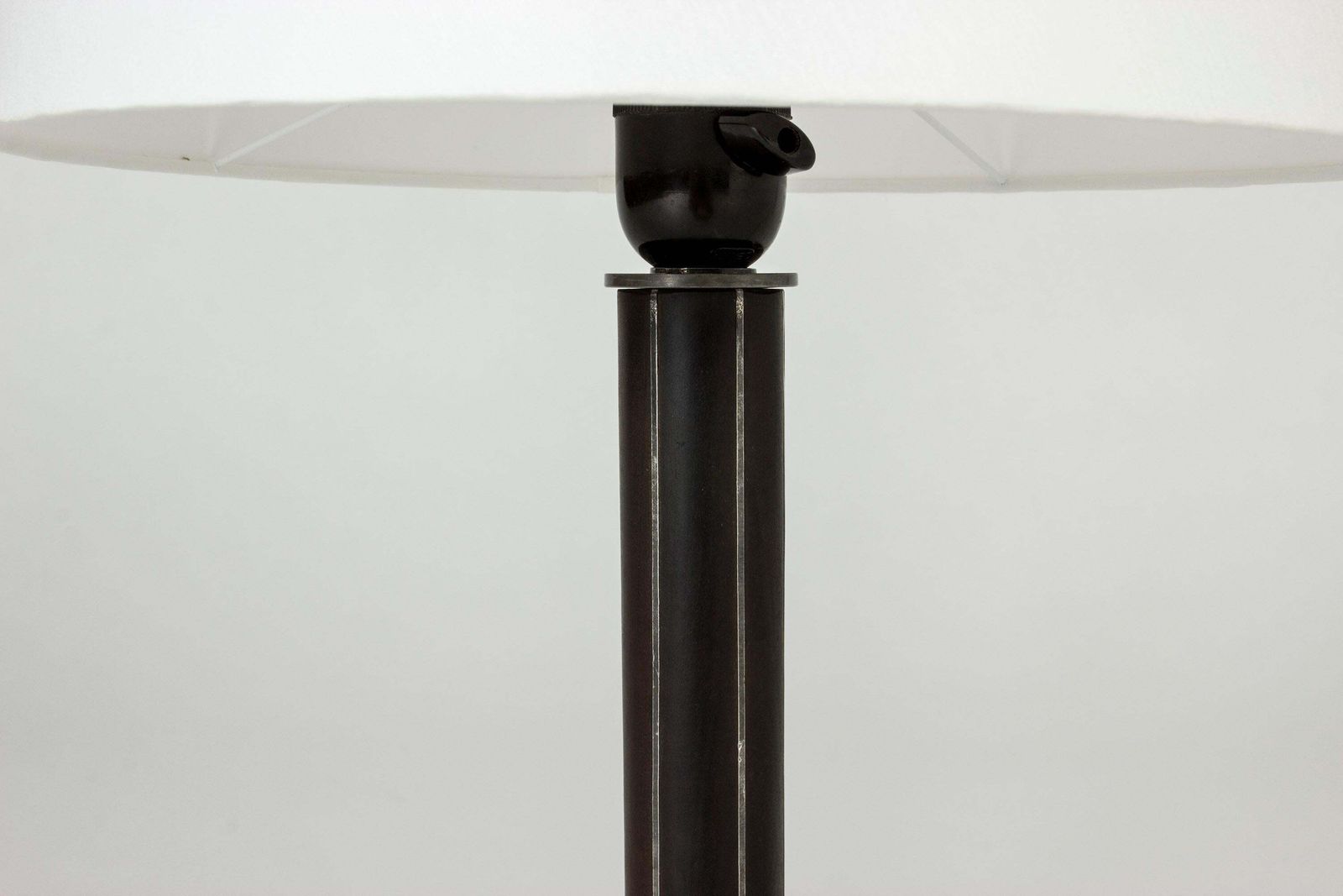 Lampe de table en étain et ébène de C. G. Hallberg photo buy