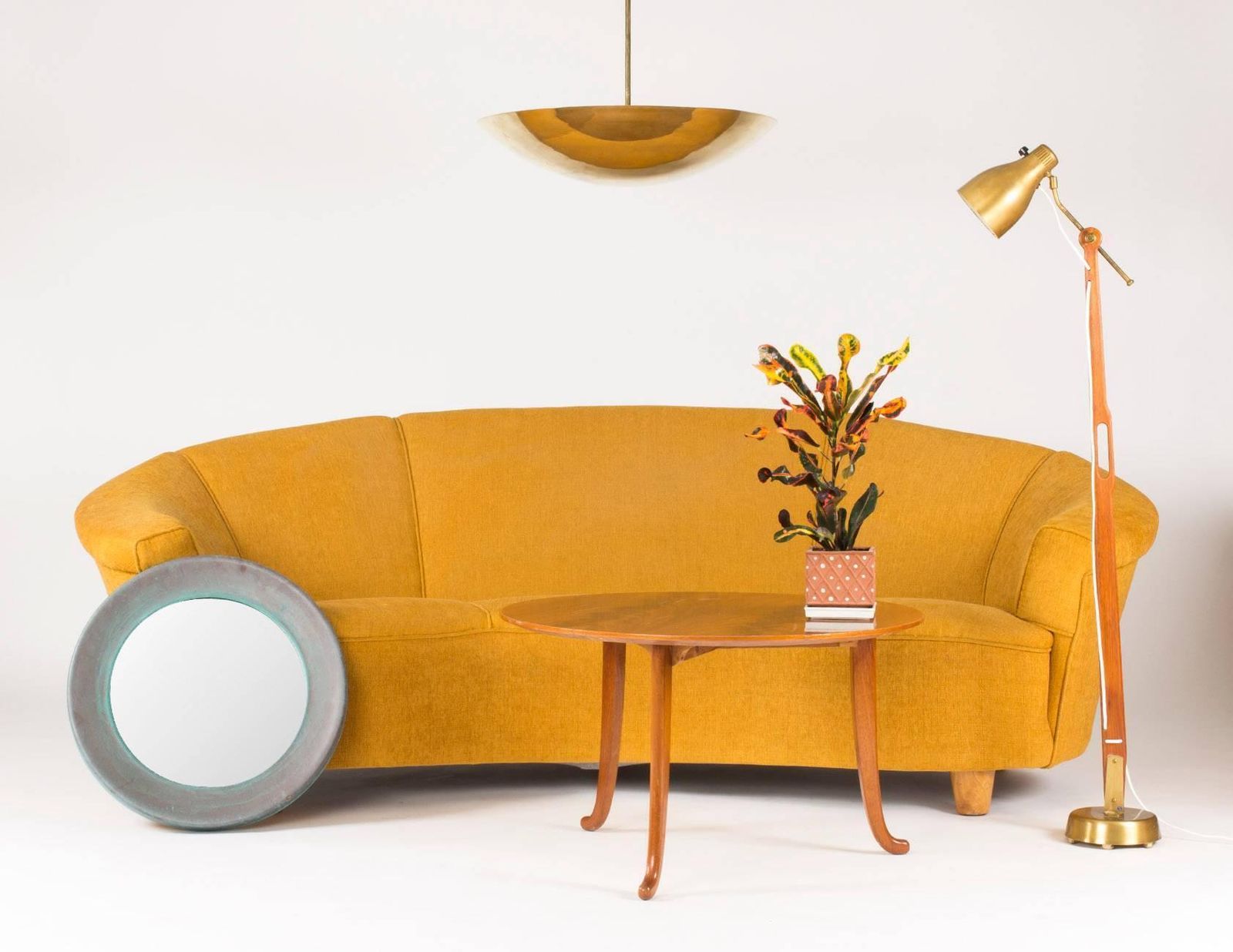 photo for sale Canapé 3 places incurvé de style Otto Schulz