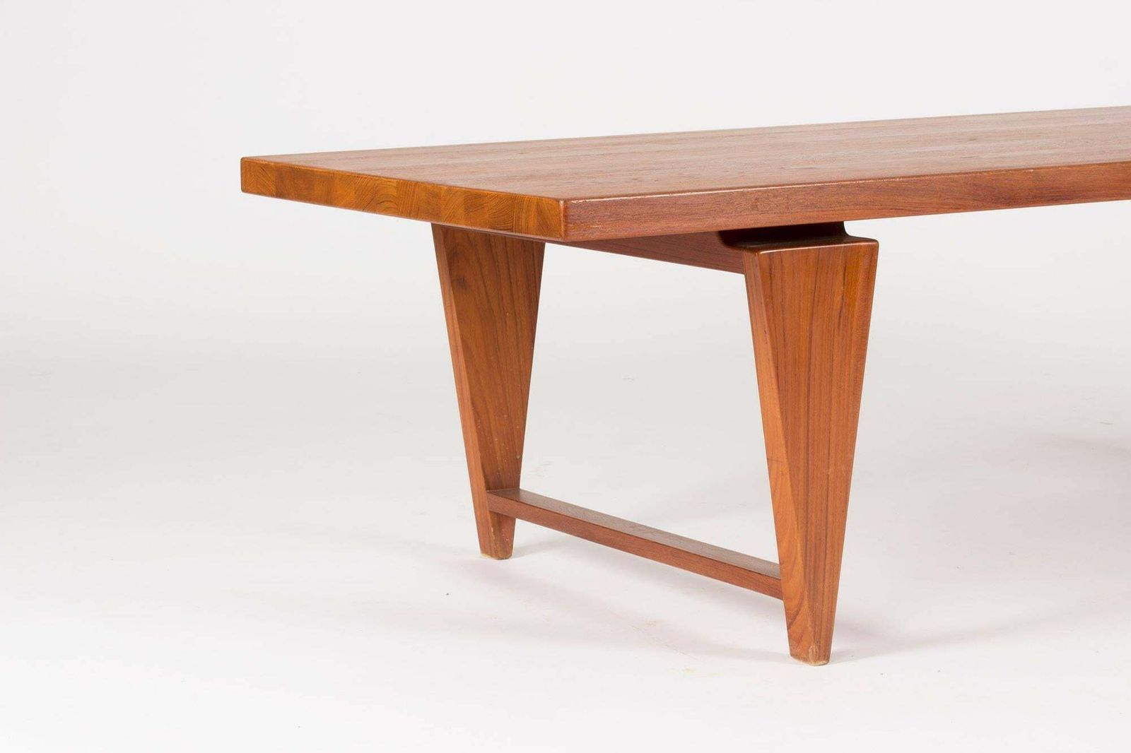 Table basse en teak par Illum Wikkelsø photo Mobilier
