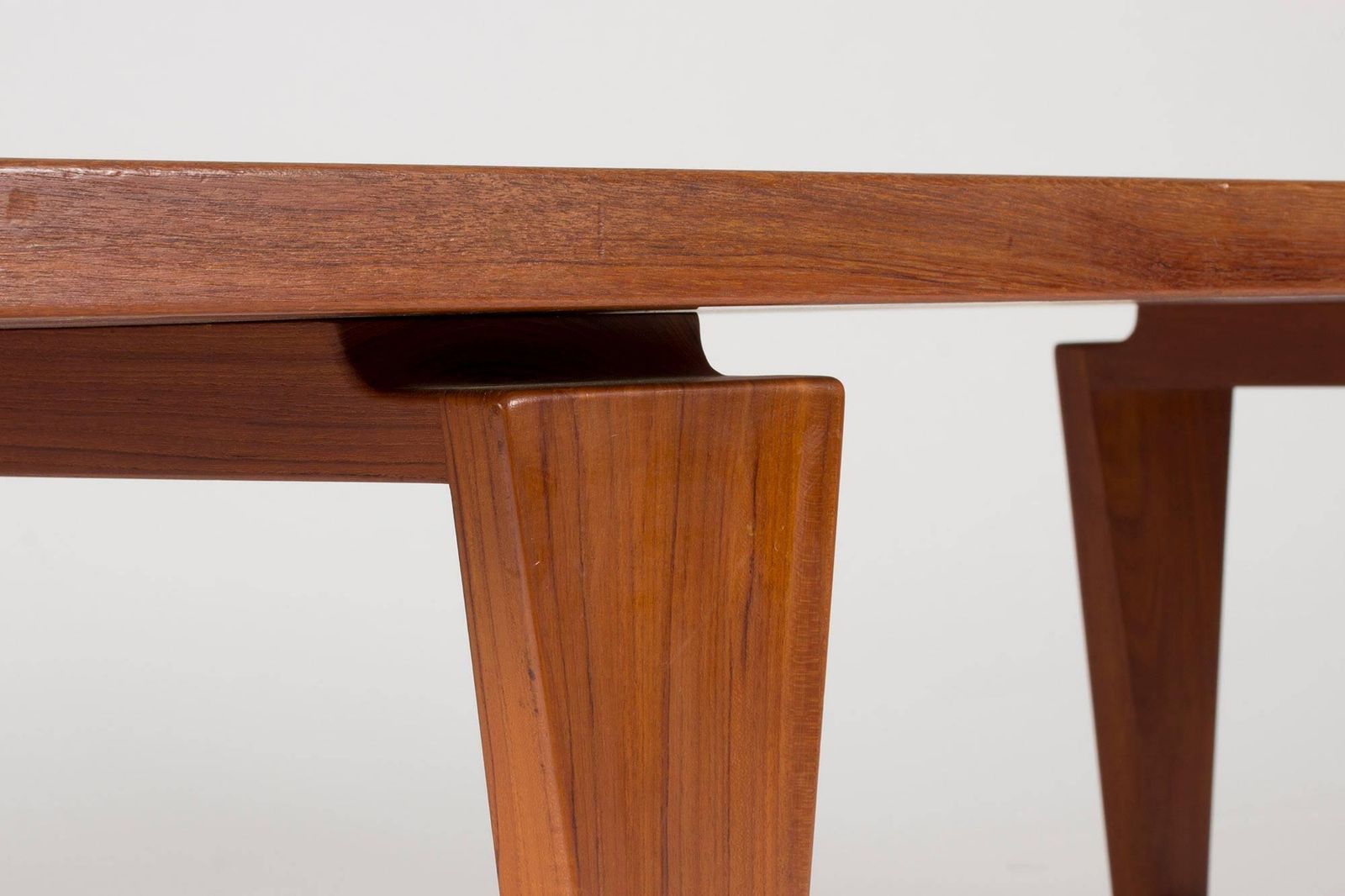 Table basse en teak par Illum Wikkelsø photo vinterior