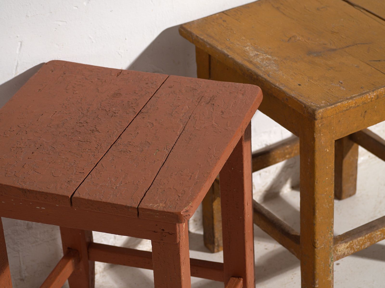 Tables de chevet d'époque en bois de pin, Europe centrale, vers 1940 #6 photo furniture