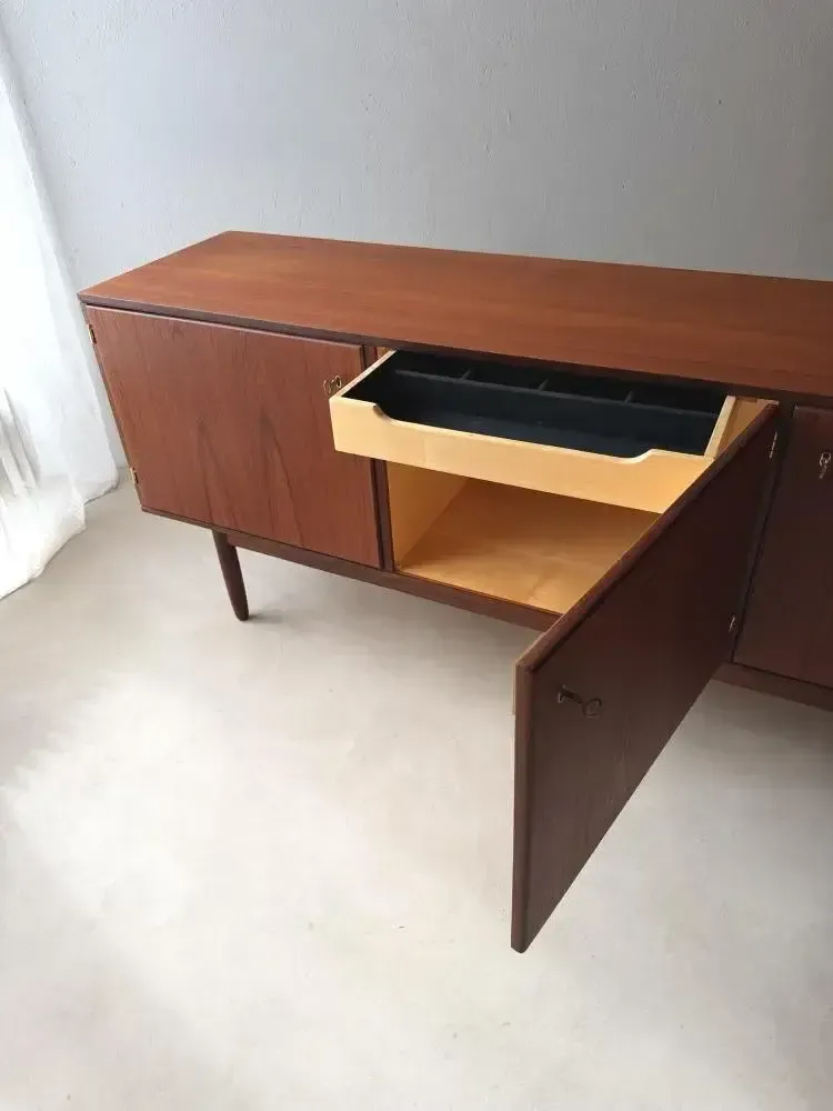 photo for sale Deens teakhouten dressoir, jaren 1960