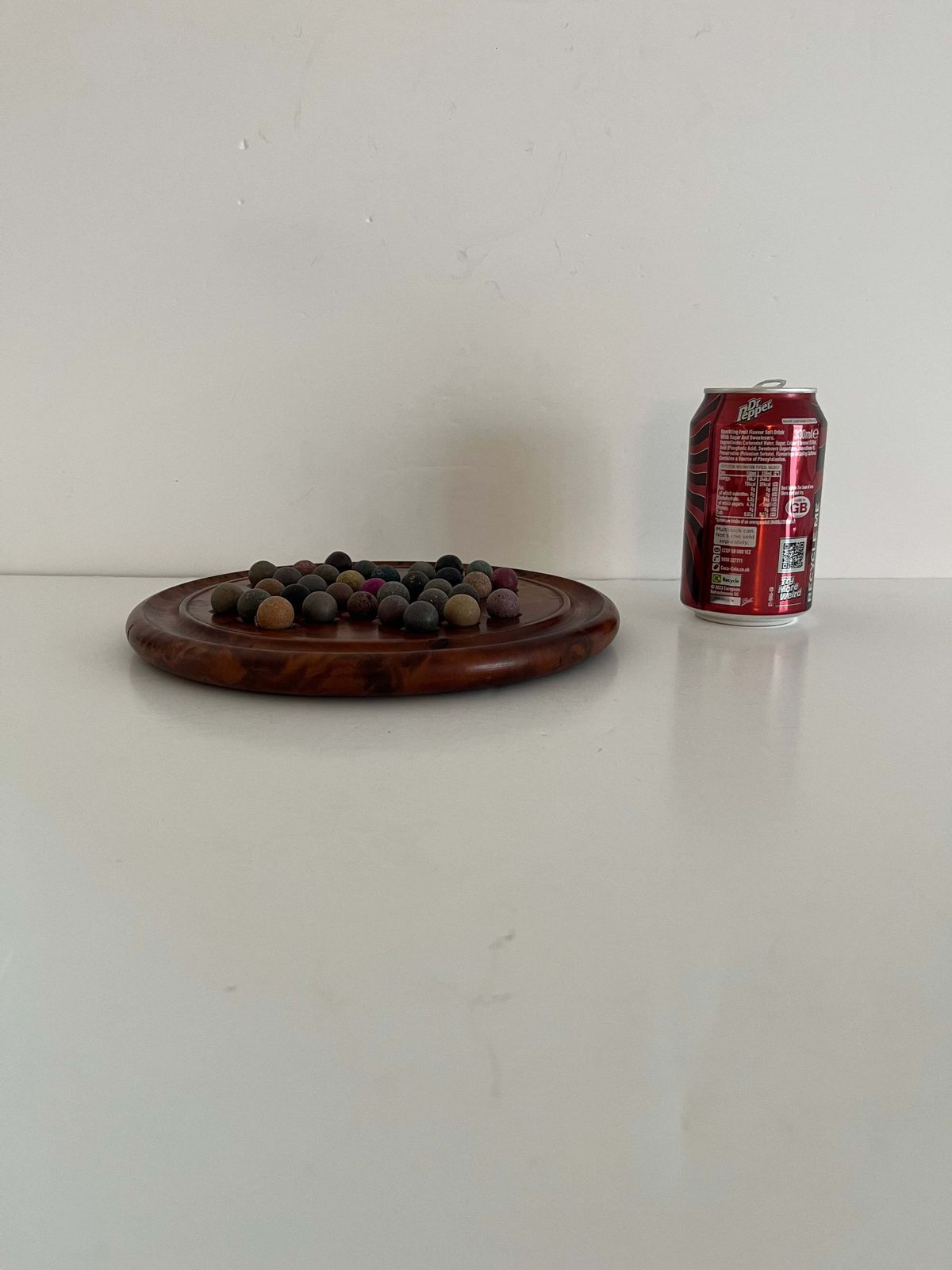 photo vinterior Marble Solitaire Board Game With 33 Handmade 19th Century Clay Or Stone Marbles.