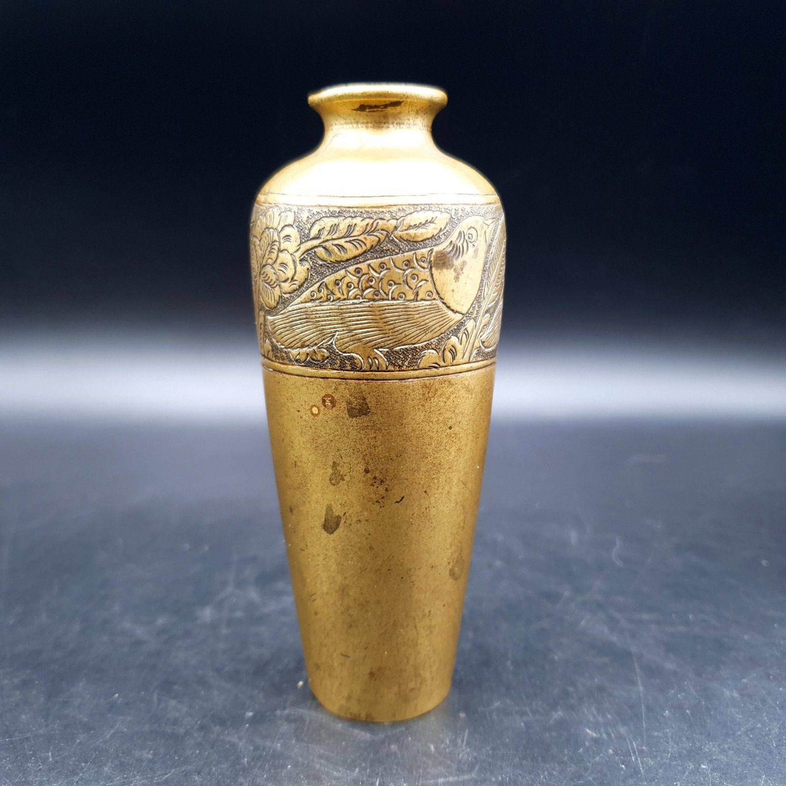 Alfred Salzmann Jerusalem Palestine T 598 Gegraveerde Messing Vogel Vaas ca. 1930s 12,3 cm