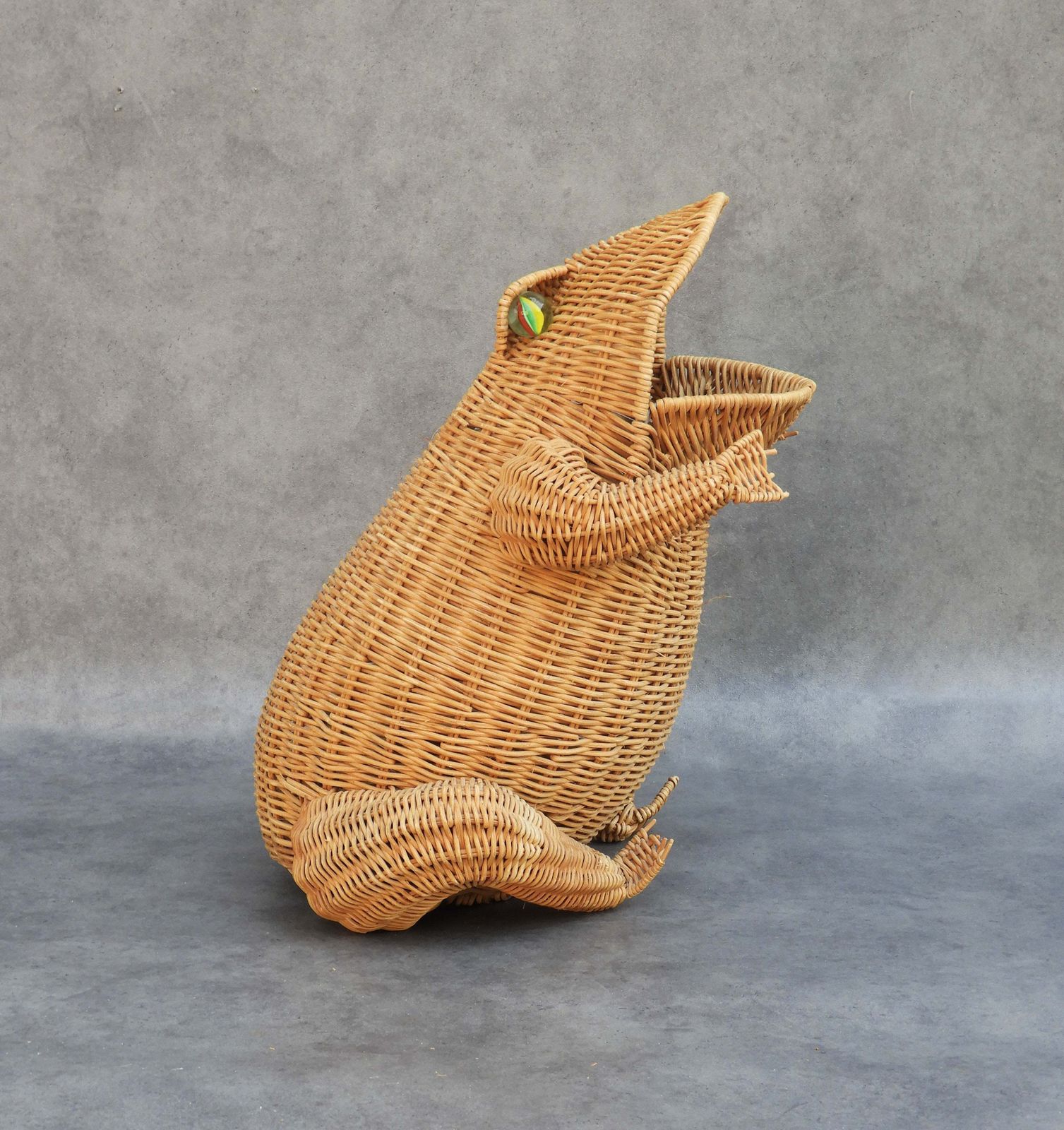 Panier grenouille en osier Olivier Cajan, vers 1970 photo for sale