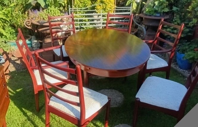 Reduced.. House Move Imminent  !!Rosewood Finished Greaves & Thomas Extending Dining Table And 6 Chairs.