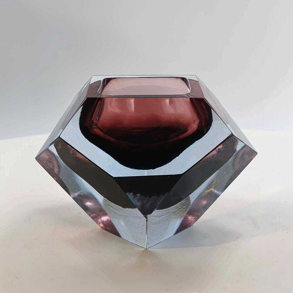 Cendrier asymétrique multifacettes en verre de Murano à l'uranium, années 1960, Murano, Italie photo Décoration