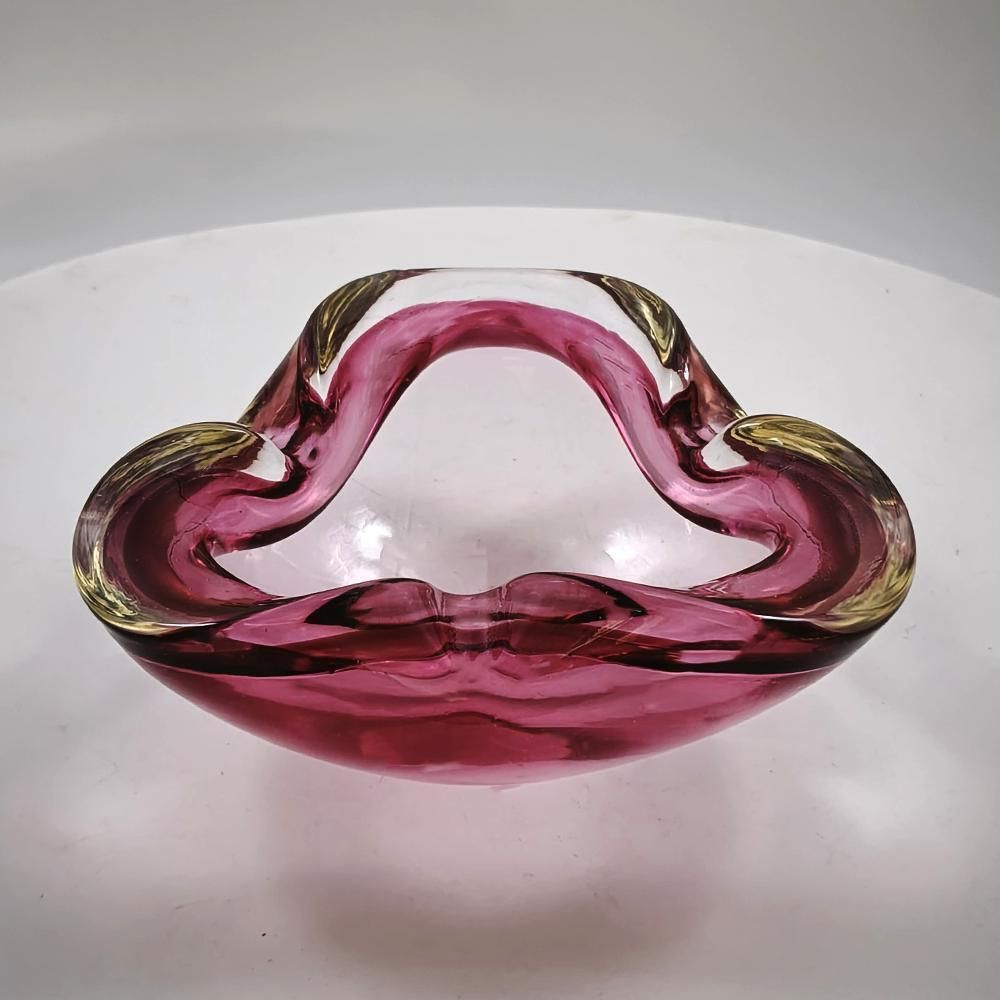 Asbak in Murano-glas van Flavio Poli voor Seguso, ca. jaren 1960. Gemaakt in Italië. 15,5 cm / 6,10 inch photo for sale