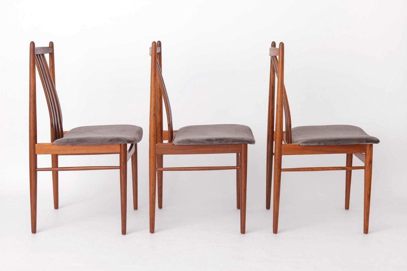Set Of 4 Vintage Rosewood Dining Chairs, German Mid Century Modern, 1960s, Newly Upholstered photo furniture