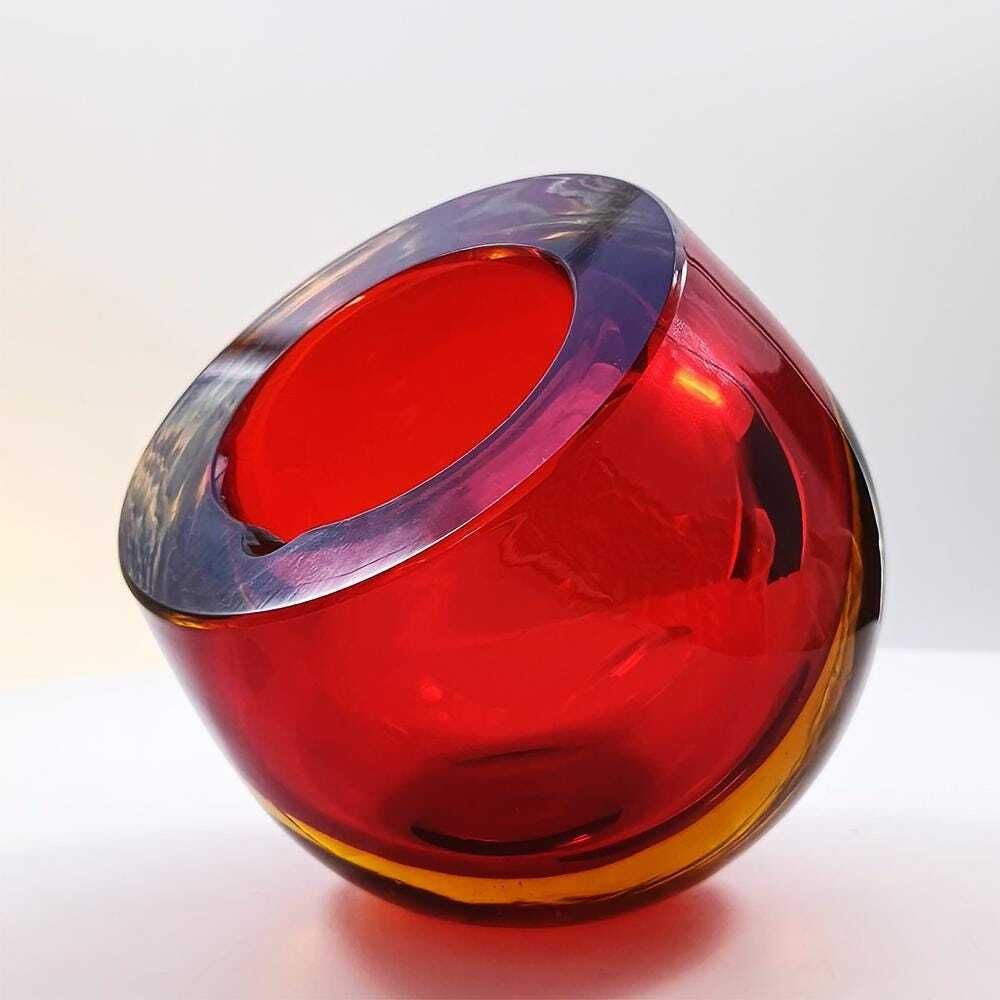 Zeldzame asbak of opvangschaal in Murano-glas, jaren 1960, door Flavio Poli voor Seguso. Twee gebruiksposities mogelijk. Gemaakt in Murano, Italië. photo vinterior