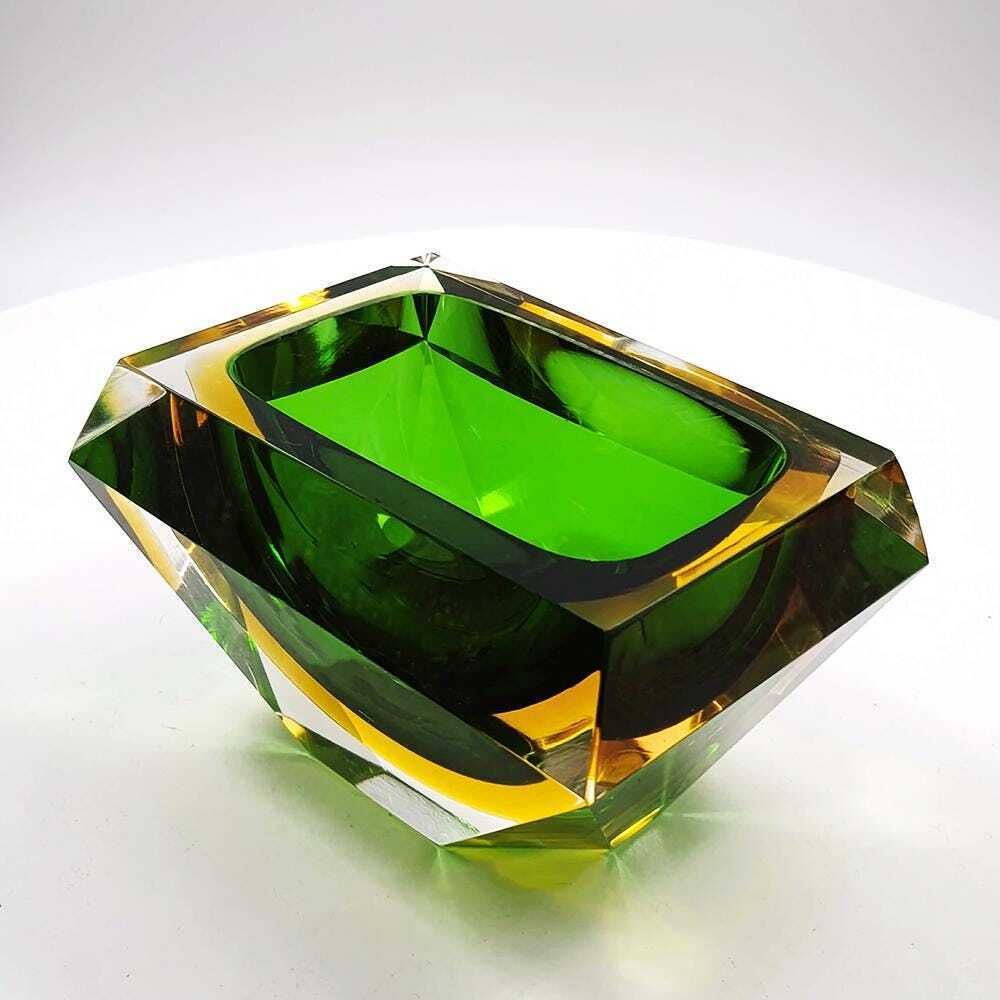 1960s Stunning Rectangular Multifaceted Ashtray Or Catch All In Murano Glass By Flavio Poli For Seguso. Made In Italy. photo vinterior