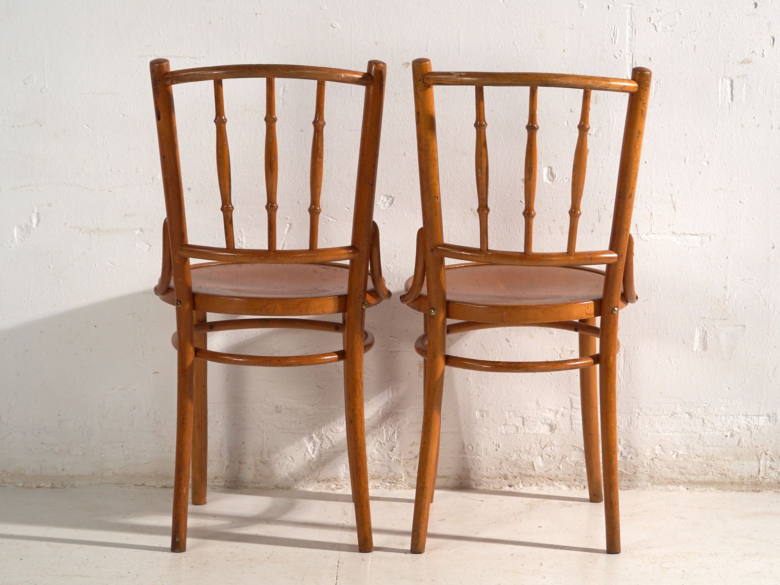 photo furniture Chaises d'époque de style Thonet en bois courbé, Europe centrale, vers 1930, lot de 6