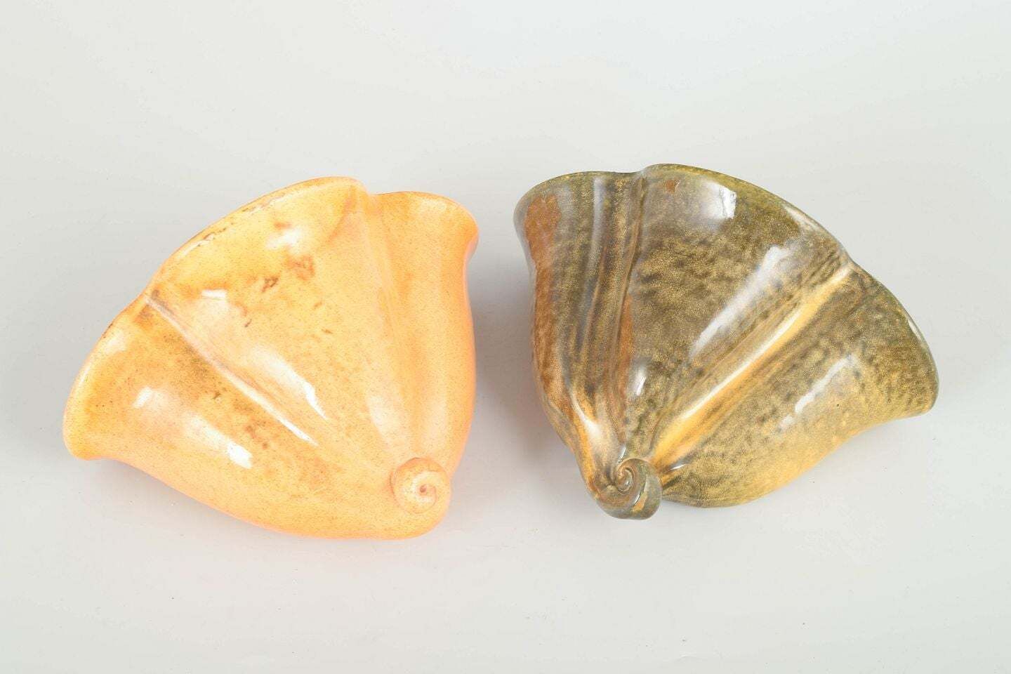 Kähler, Denemarken. Twee wandkruikjes voor kruiden in keramiek, jaren 1930. photo furniture