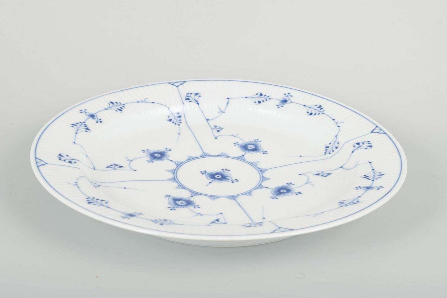 Royal Copenhagen, Blue Fluted Plain. Large Round Serving Dish In Porcelain 1920s photo furniture