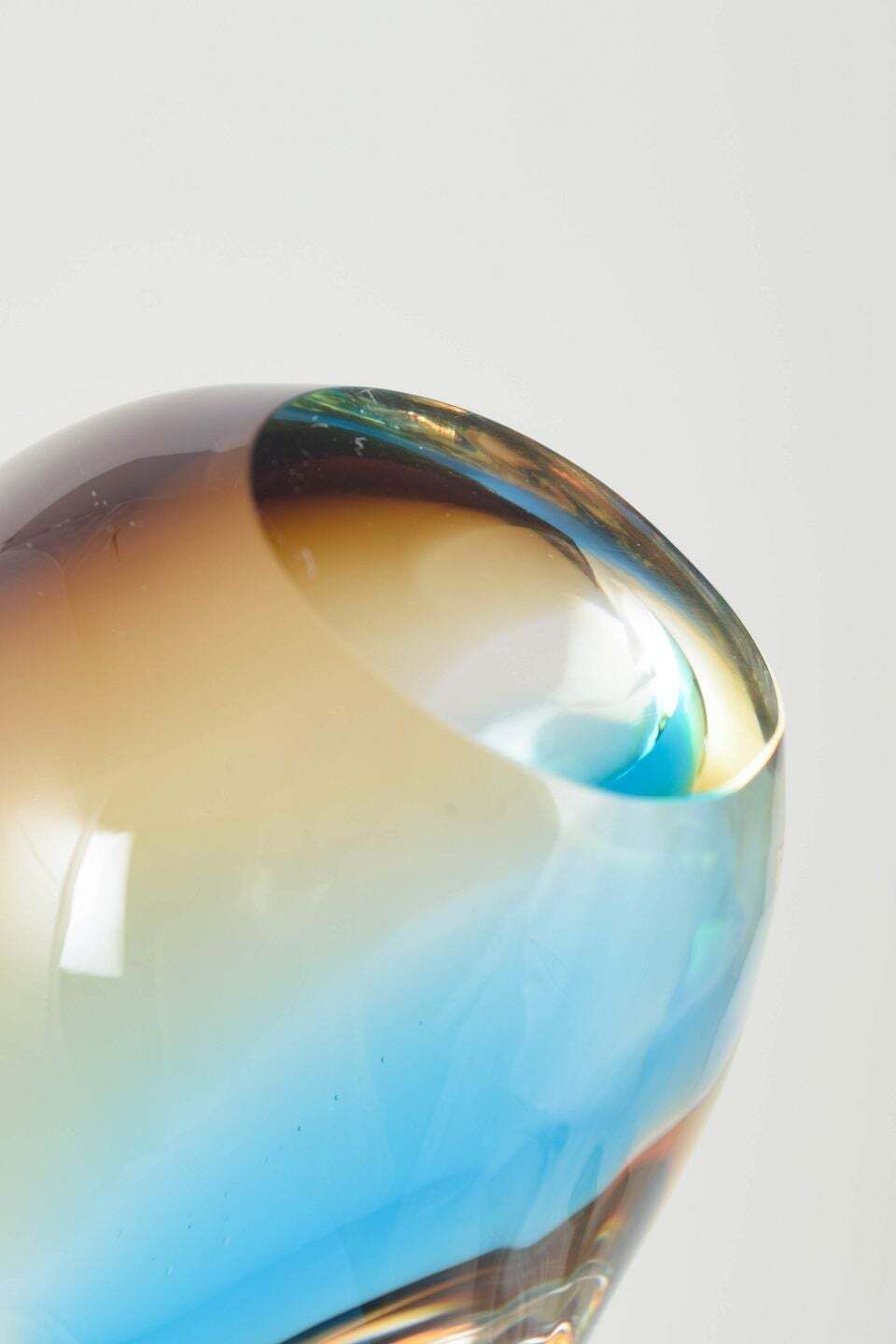 Ronneby, Suède. Figurine en verre d'art « Caneton ». Technique sommerso. Années 1970. photo Art