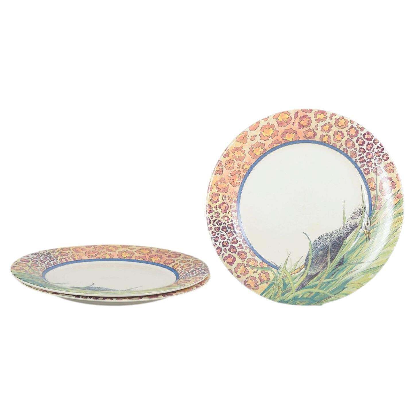 Gien, France. "Savane", set van drie grote dinerborden in faience, jaren 1980.