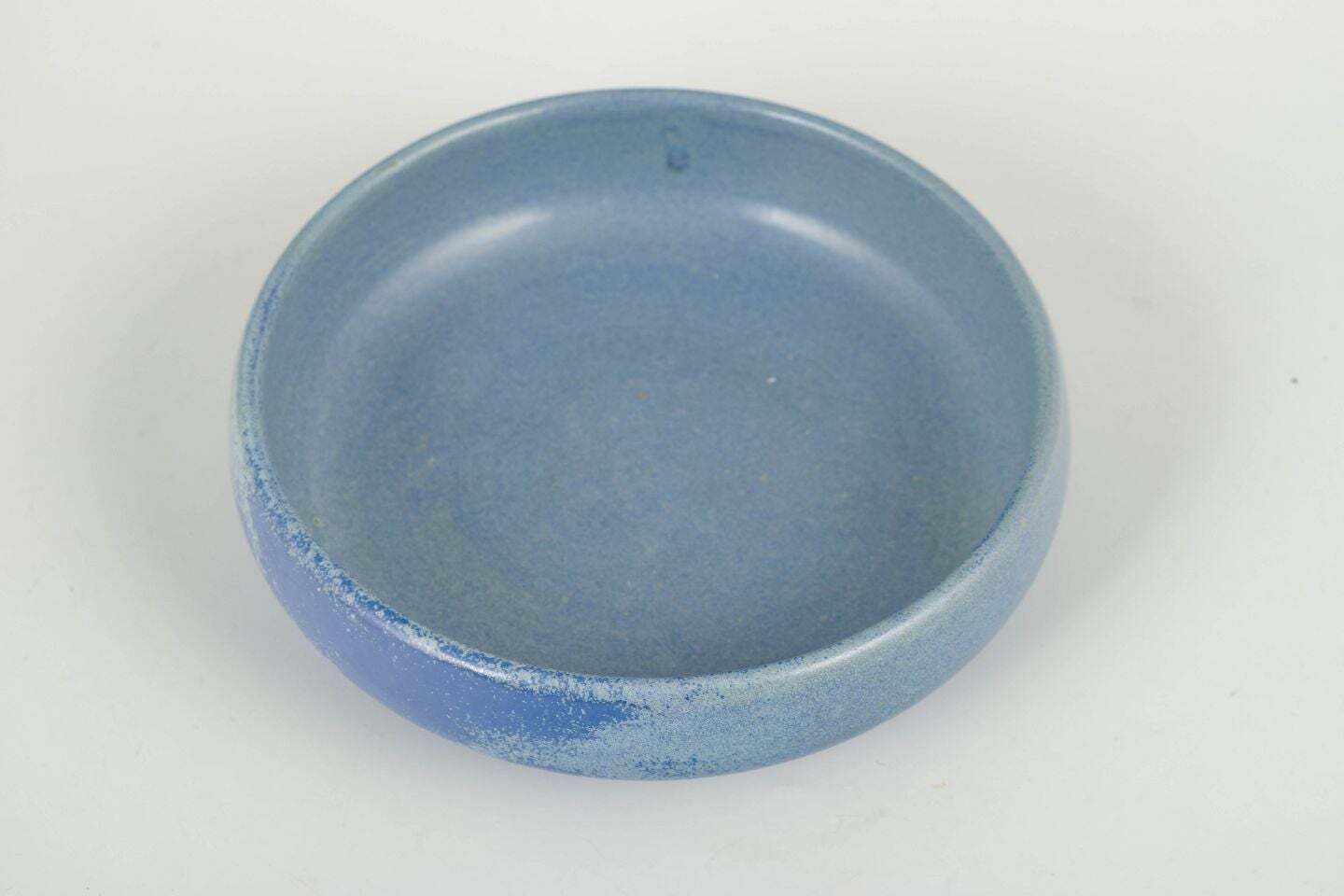 L. Hjorth, Bornholm. Laag Steengoed Schaaltje Met Matte Blauwe Glazuur, jaren 1960 photo furniture
