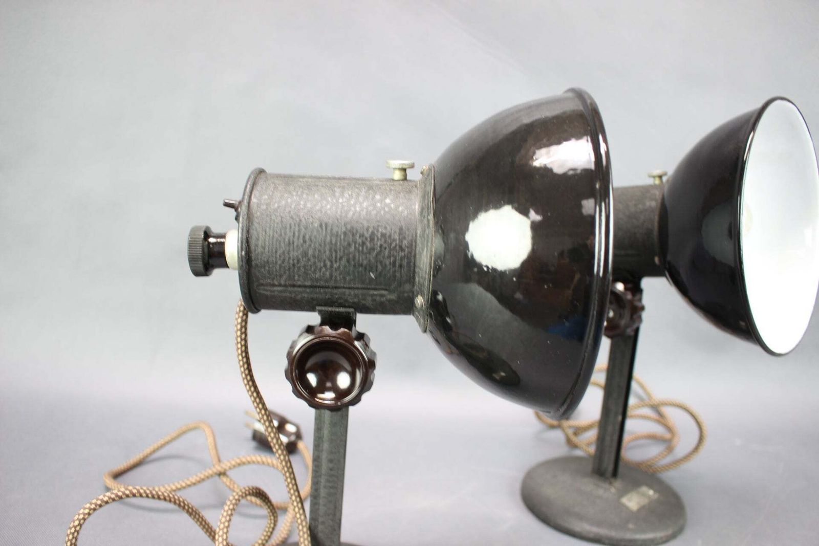 photo buy Paire de lampes de bureau industrielles réglables, 1955, Tchécoslovaquie