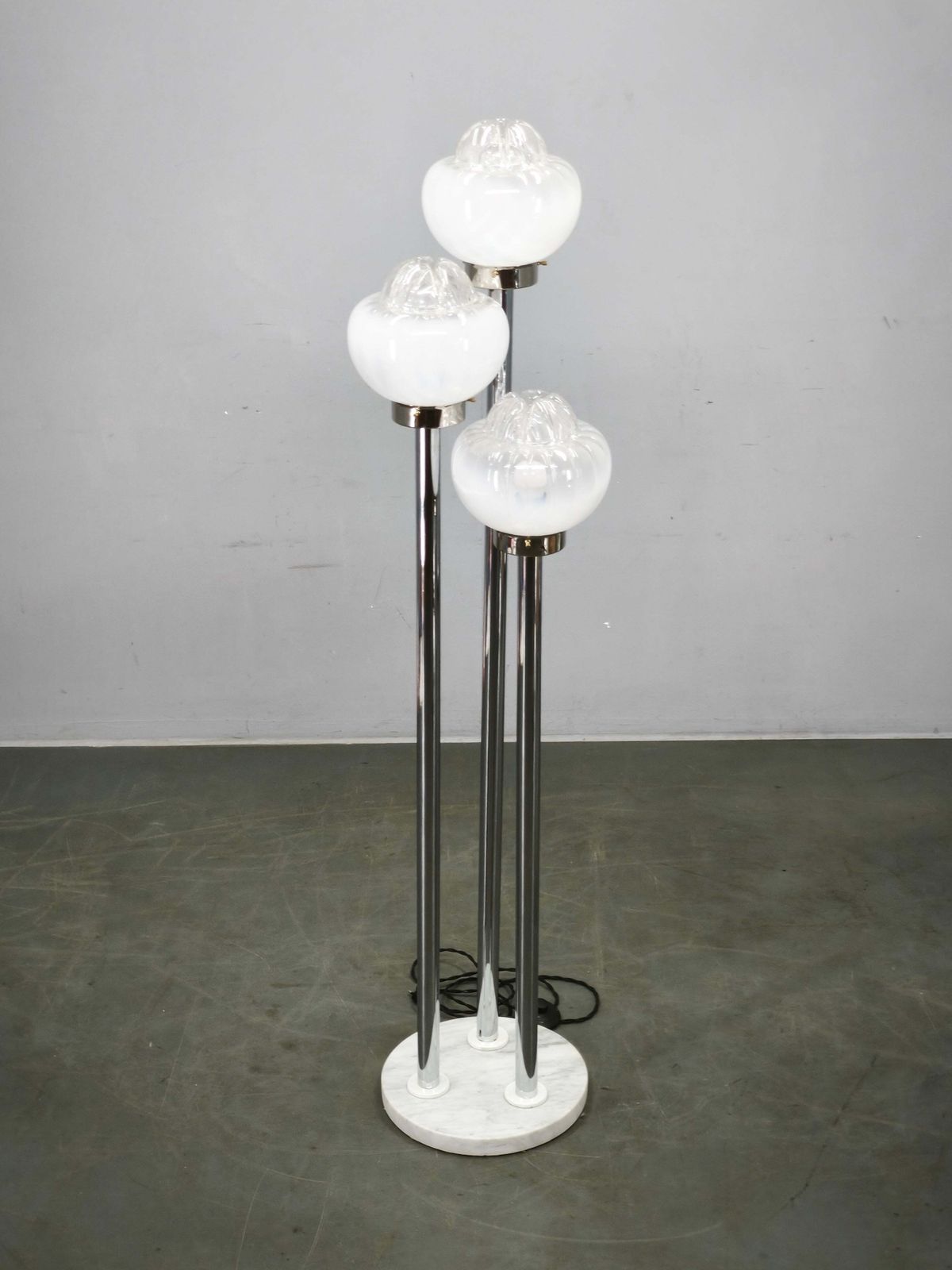 photo vintage 1970s Italian Murano Glass, Chrome And Marble Three Light Floor Lamp