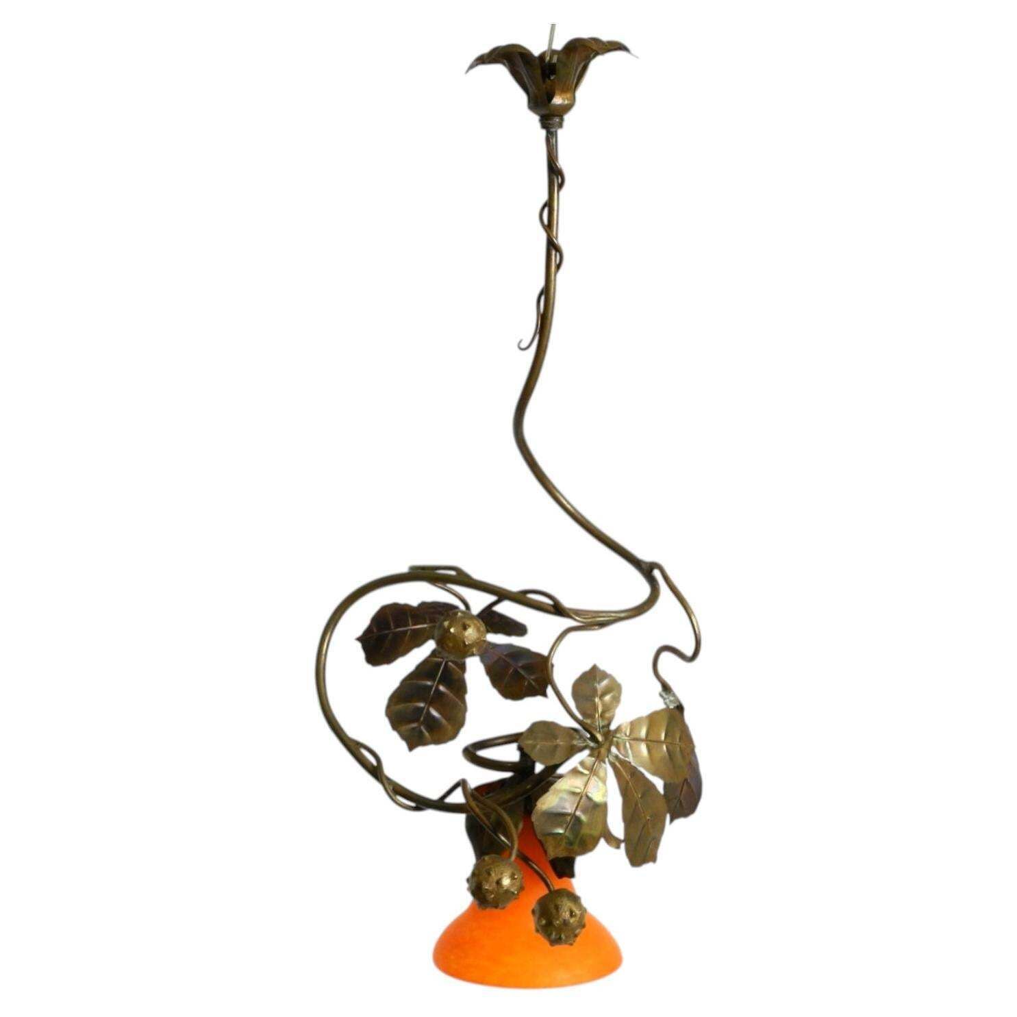 Lustre en bronze et verre à décor floral, années 1930, signé Daum Nancy France