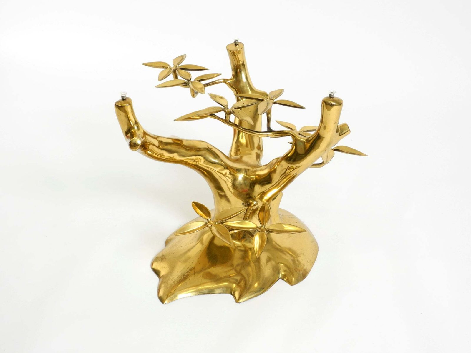 photo for sale Table basse Bonsai en laiton doré au feu, par Willy Daro, années 1970