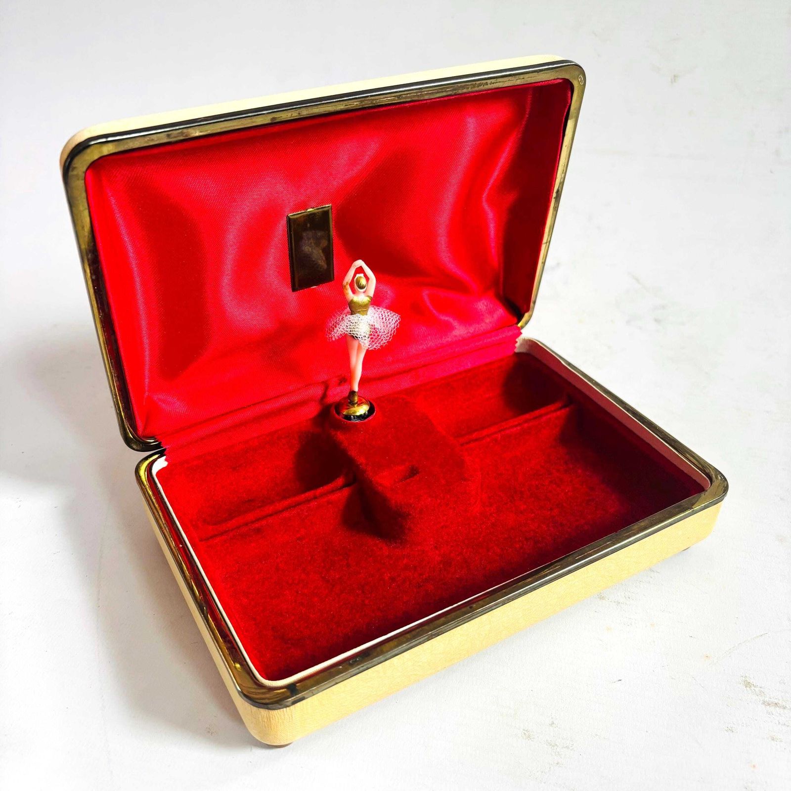 Collectable Lador Rare & Beautiful Swiss Reuge 1940s Musical Jewellery Box With Dancing Ballerina photo for sale