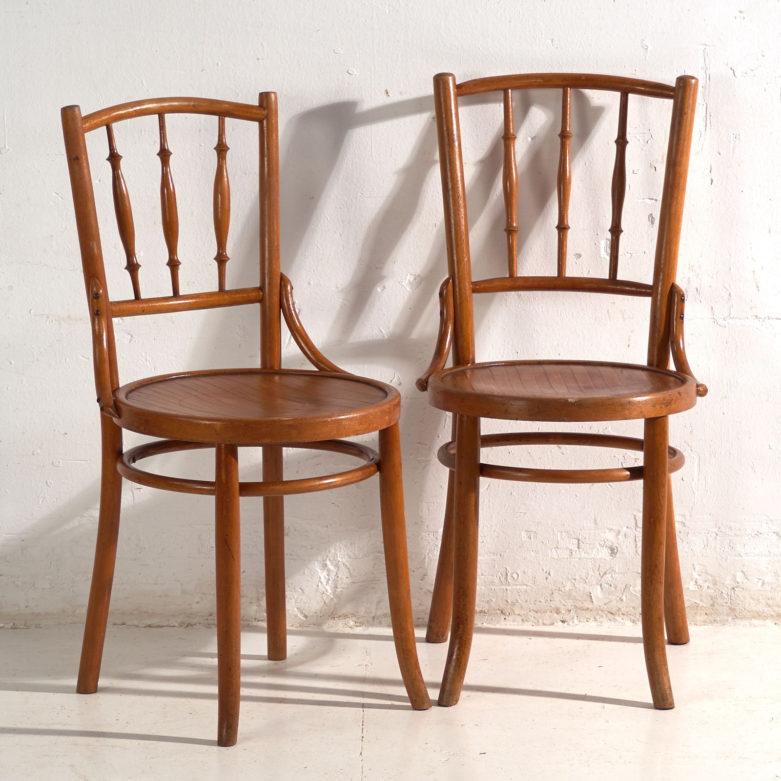 Chaises d'époque de style Thonet en bois courbé - Hongrie, vers 1960 #8