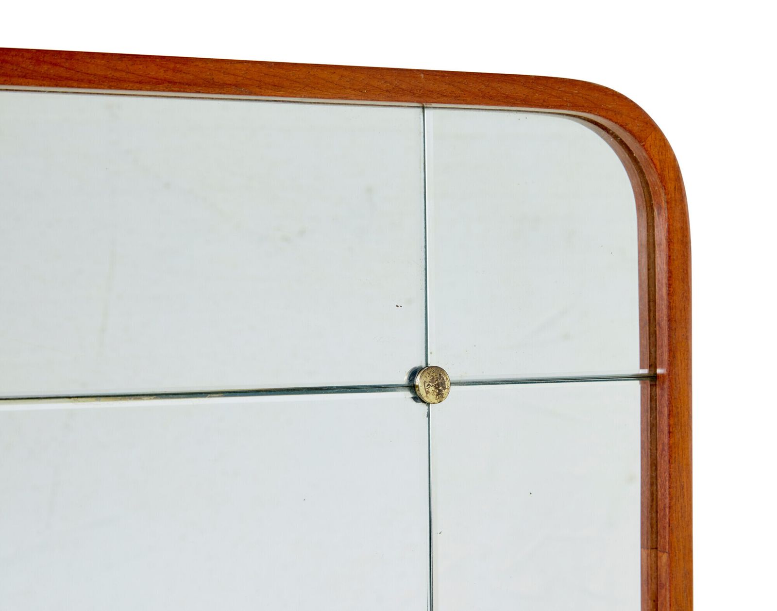 Zweedse Mid-Century Wandspiegel met Gevormd en Gesegmenteerd Kader photo 1645.0