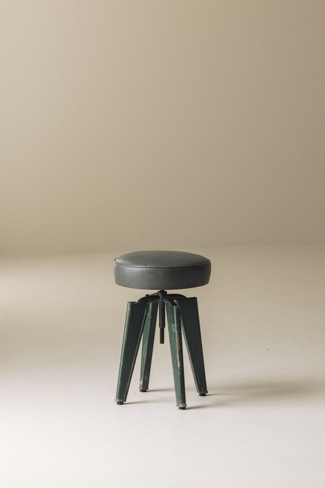 Highly Collectible Clémenceau Stool By Domin & Genevrière, Maison Dominique 1957 photo vintage