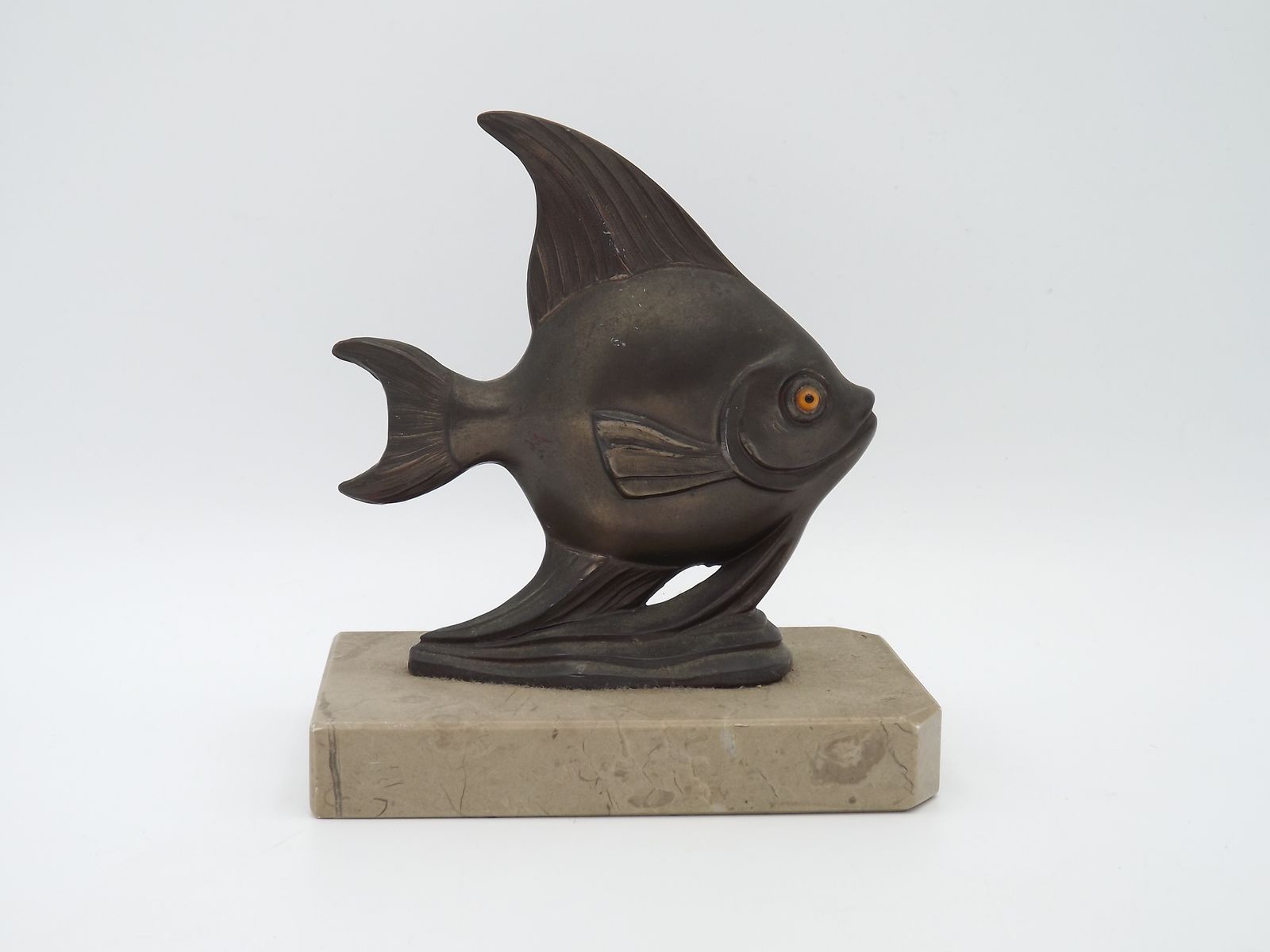 140.0 Serre-livres Art déco français, poissons en marbre et régule photo