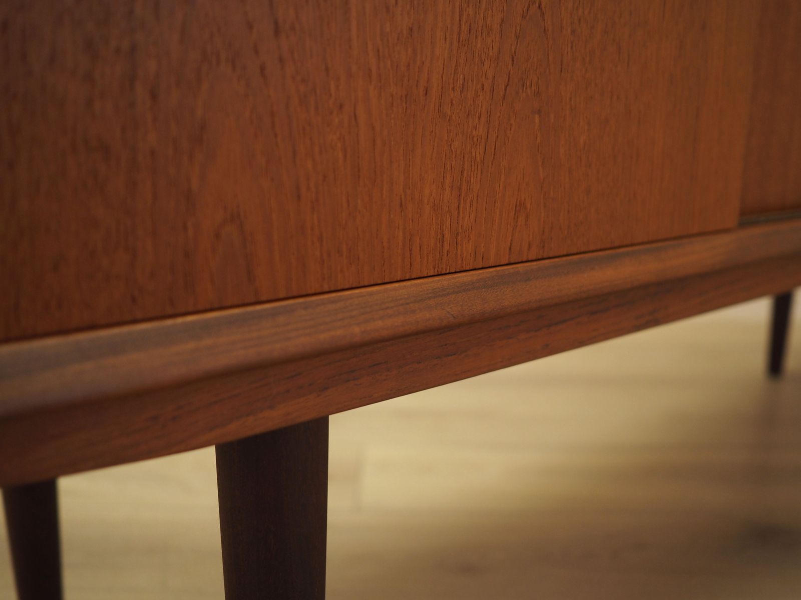Highboard danois en teck avec bar et portes coulissantes, années 1960 photo buy