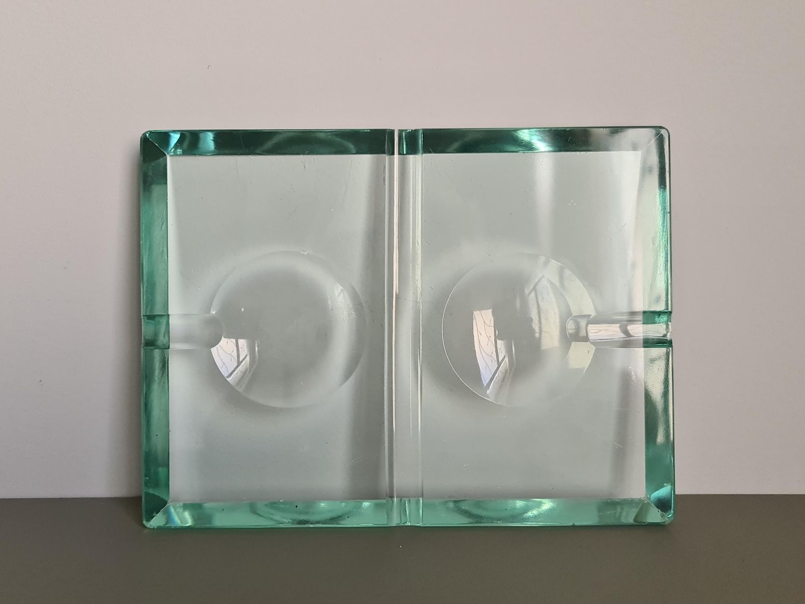 Mid Century Italian Green Glass Ashtray Vide Poche Fontana Arte Style photo vinterior